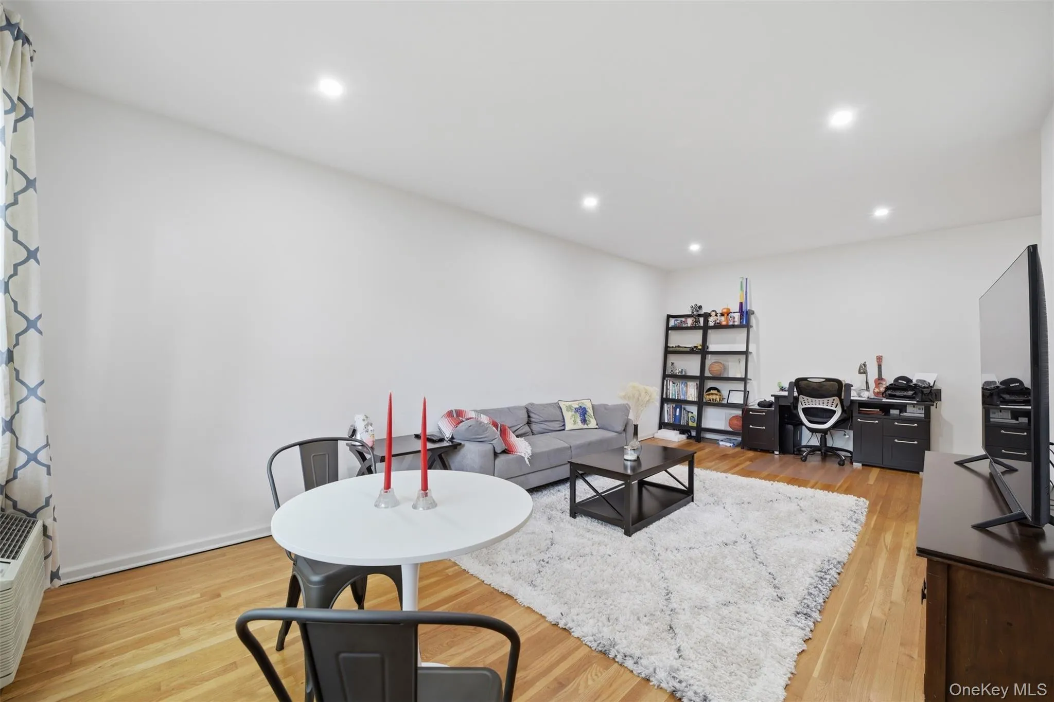 953 Boston Post Road, Mamaroneck, NY, 1 Bedroom Bedrooms, 5 Rooms Rooms,1 BathroomBathrooms,Residential,For Rent,Boston Post,0,1024388 953 Boston Post Road, Mamaroneck, NY, 1 Bedroom Bedrooms, 5 Rooms Rooms,1 BathroomBathrooms,Residential,For Rent,Boston Post,0,1024388