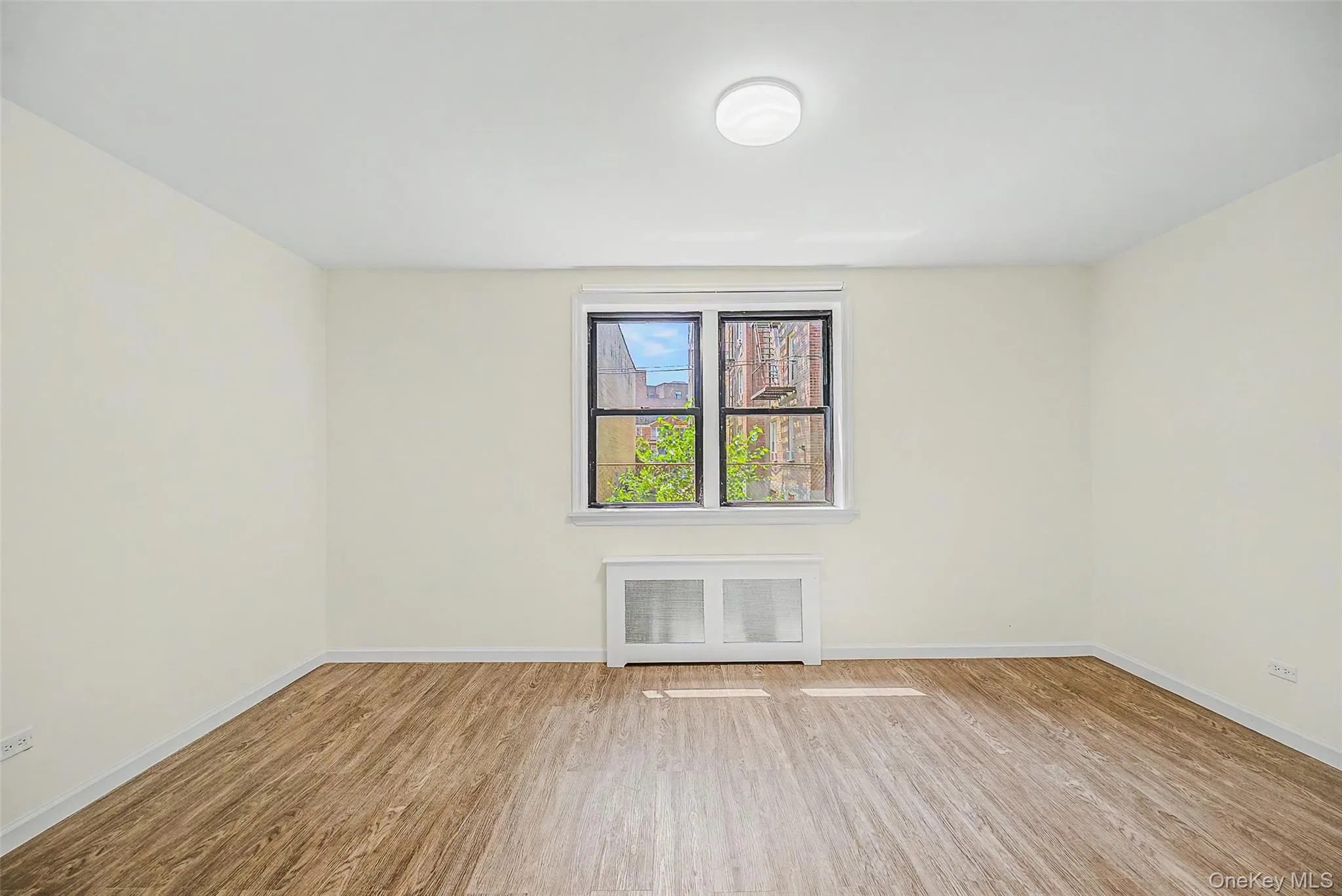 143-36 Barclay Avenue, New York, NY, 1 Bedroom Bedrooms, 3 Rooms Rooms,1 BathroomBathrooms,Residential,For Rent,Barclay,0,1024395 143-36 Barclay Avenue, New York, NY, 1 Bedroom Bedrooms, 3 Rooms Rooms,1 BathroomBathrooms,Residential,For Rent,Barclay,0,1024395
