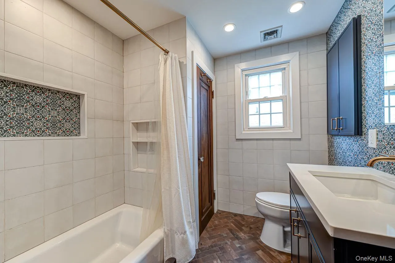 6 Troy Place, Hempstead, NY, 3 Bedrooms Bedrooms, 7 Rooms Rooms,1 BathroomBathrooms,Residential,For Rent,Troy,0,1024396 6 Troy Place, Hempstead, NY, 3 Bedrooms Bedrooms, 7 Rooms Rooms,1 BathroomBathrooms,Residential,For Rent,Troy,0,1024396