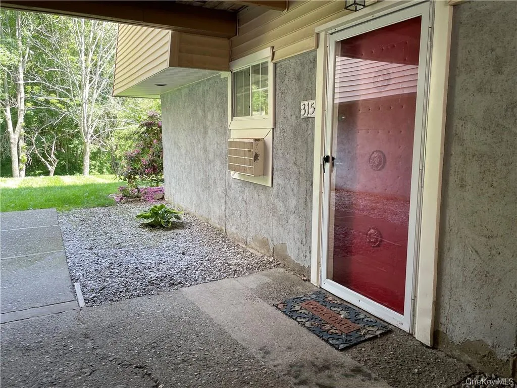 315 Fox Run Lane, Patterson, NY, 1 Bedroom Bedrooms, 3 Rooms Rooms,1 BathroomBathrooms,Residential Lease,For Rent,Fox Run,0,1024401 315 Fox Run Lane, Patterson, NY, 1 Bedroom Bedrooms, 3 Rooms Rooms,1 BathroomBathrooms,Residential Lease,For Rent,Fox Run,0,1024401