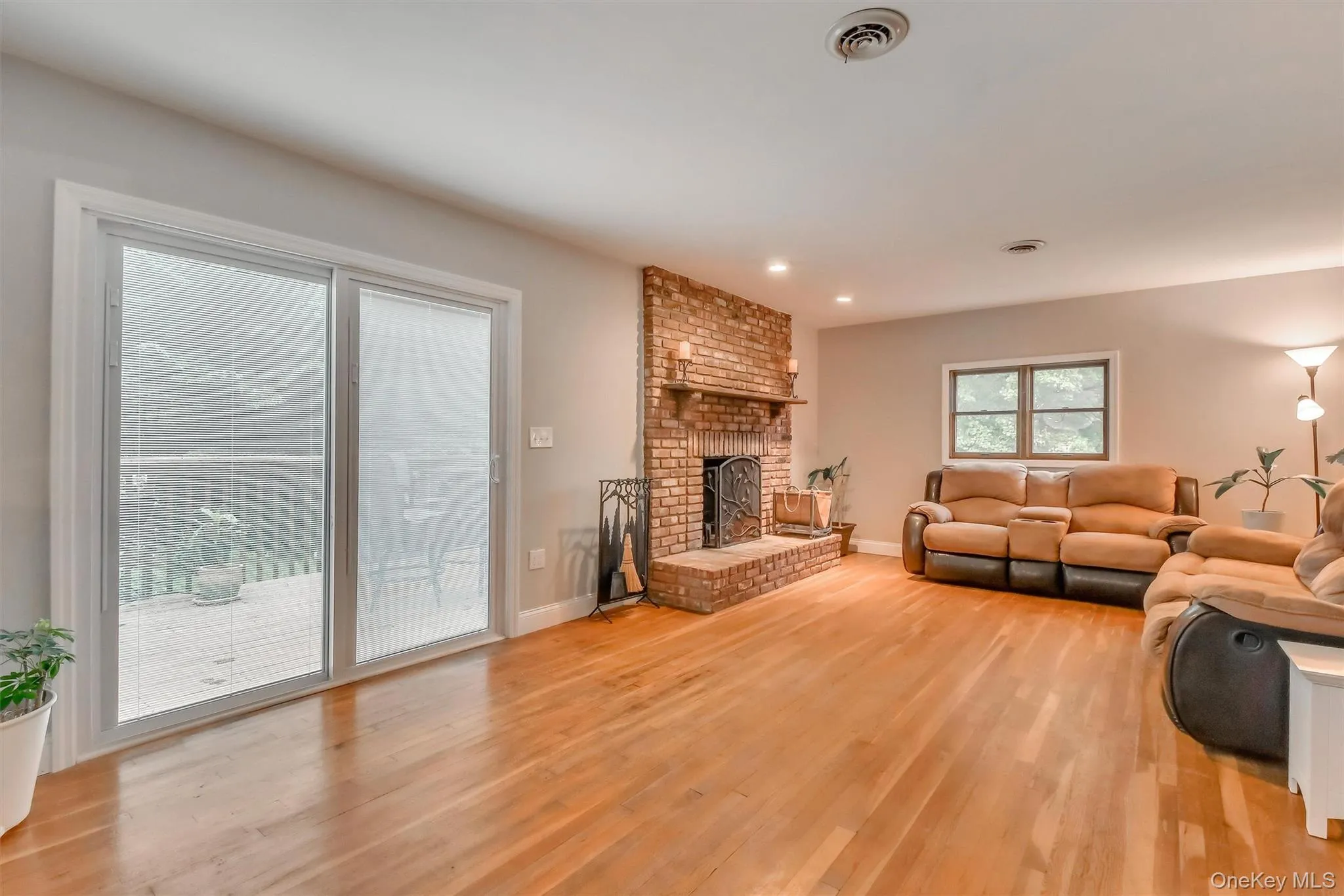 17 Esquire Road, Clarkstown, NY, 4 Bedrooms Bedrooms, 8 Rooms Rooms,2 BathroomsBathrooms,Residential Lease,For Rent,Esquire,0,1024412 17 Esquire Road, Clarkstown, NY, 4 Bedrooms Bedrooms, 8 Rooms Rooms,2 BathroomsBathrooms,Residential Lease,For Rent,Esquire,0,1024412