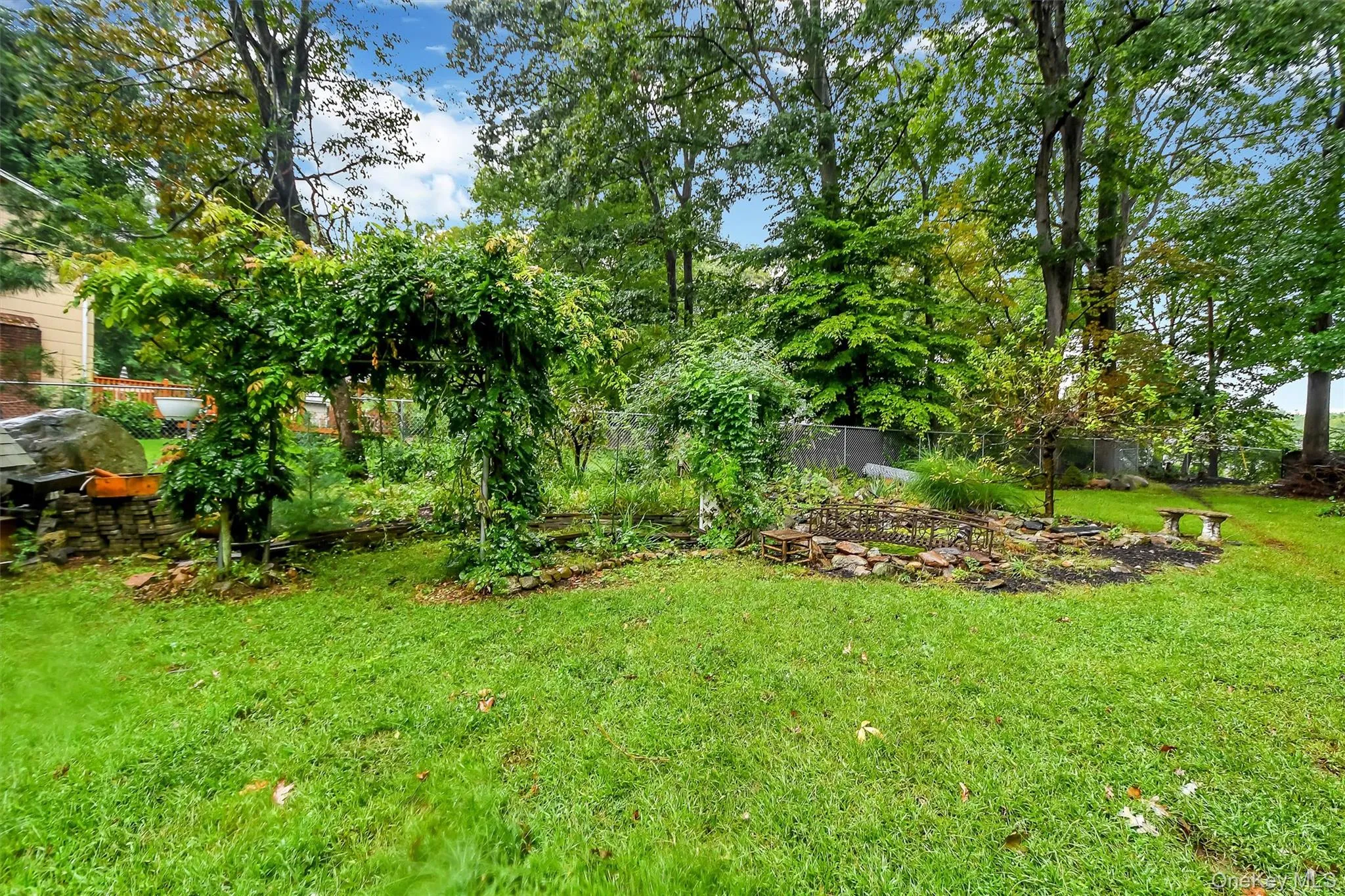 17 Esquire Road, Clarkstown, NY, 4 Bedrooms Bedrooms, 8 Rooms Rooms,2 BathroomsBathrooms,Residential Lease,For Rent,Esquire,0,1024412 17 Esquire Road, Clarkstown, NY, 4 Bedrooms Bedrooms, 8 Rooms Rooms,2 BathroomsBathrooms,Residential Lease,For Rent,Esquire,0,1024412