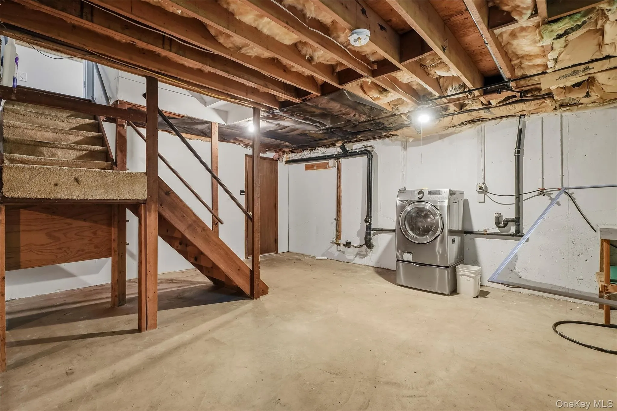 17 Esquire Road, Clarkstown, NY, 4 Bedrooms Bedrooms, 8 Rooms Rooms,2 BathroomsBathrooms,Residential Lease,For Rent,Esquire,0,1024412 17 Esquire Road, Clarkstown, NY, 4 Bedrooms Bedrooms, 8 Rooms Rooms,2 BathroomsBathrooms,Residential Lease,For Rent,Esquire,0,1024412