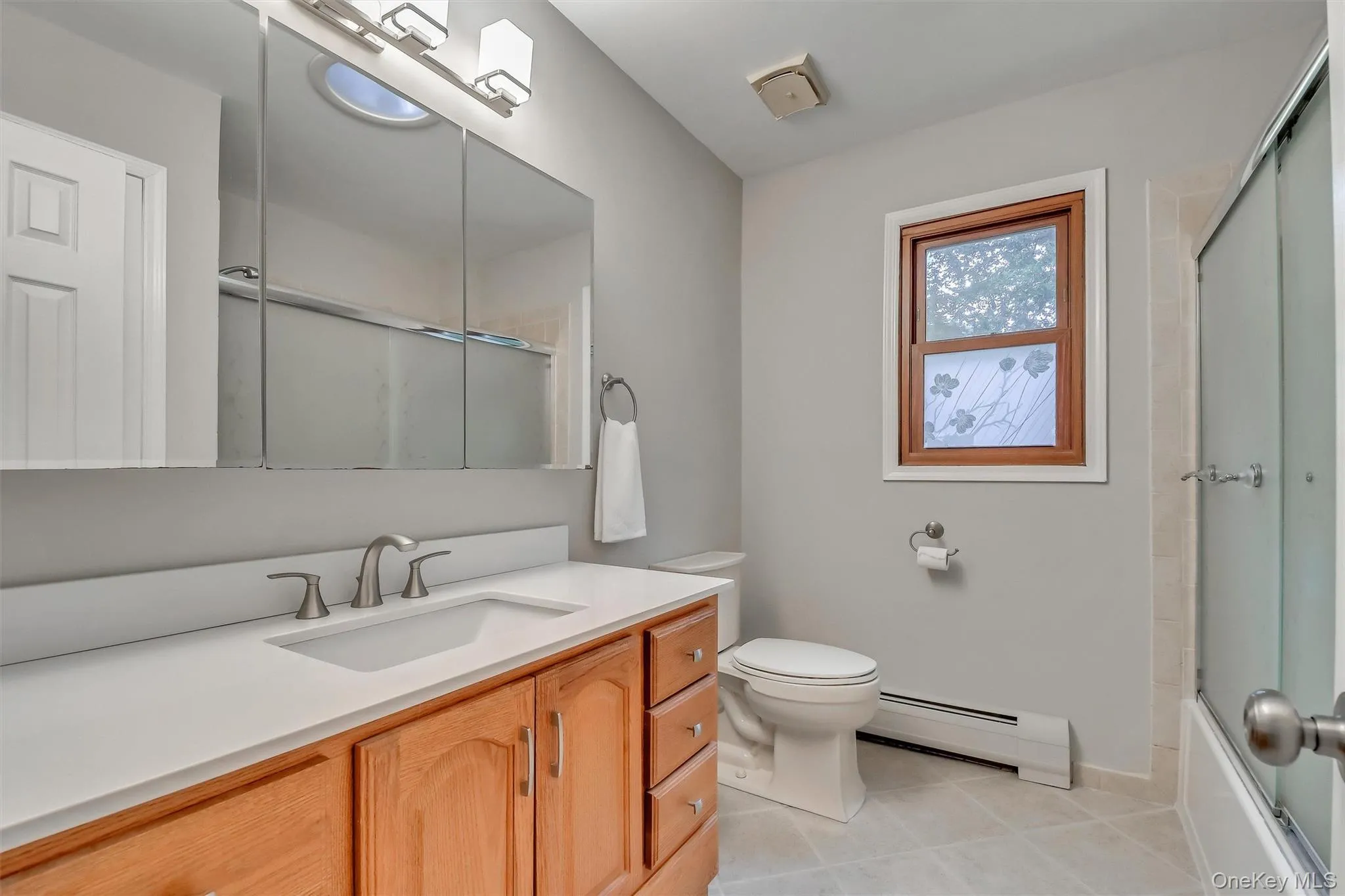 17 Esquire Road, Clarkstown, NY, 4 Bedrooms Bedrooms, 8 Rooms Rooms,2 BathroomsBathrooms,Residential Lease,For Rent,Esquire,0,1024412 17 Esquire Road, Clarkstown, NY, 4 Bedrooms Bedrooms, 8 Rooms Rooms,2 BathroomsBathrooms,Residential Lease,For Rent,Esquire,0,1024412