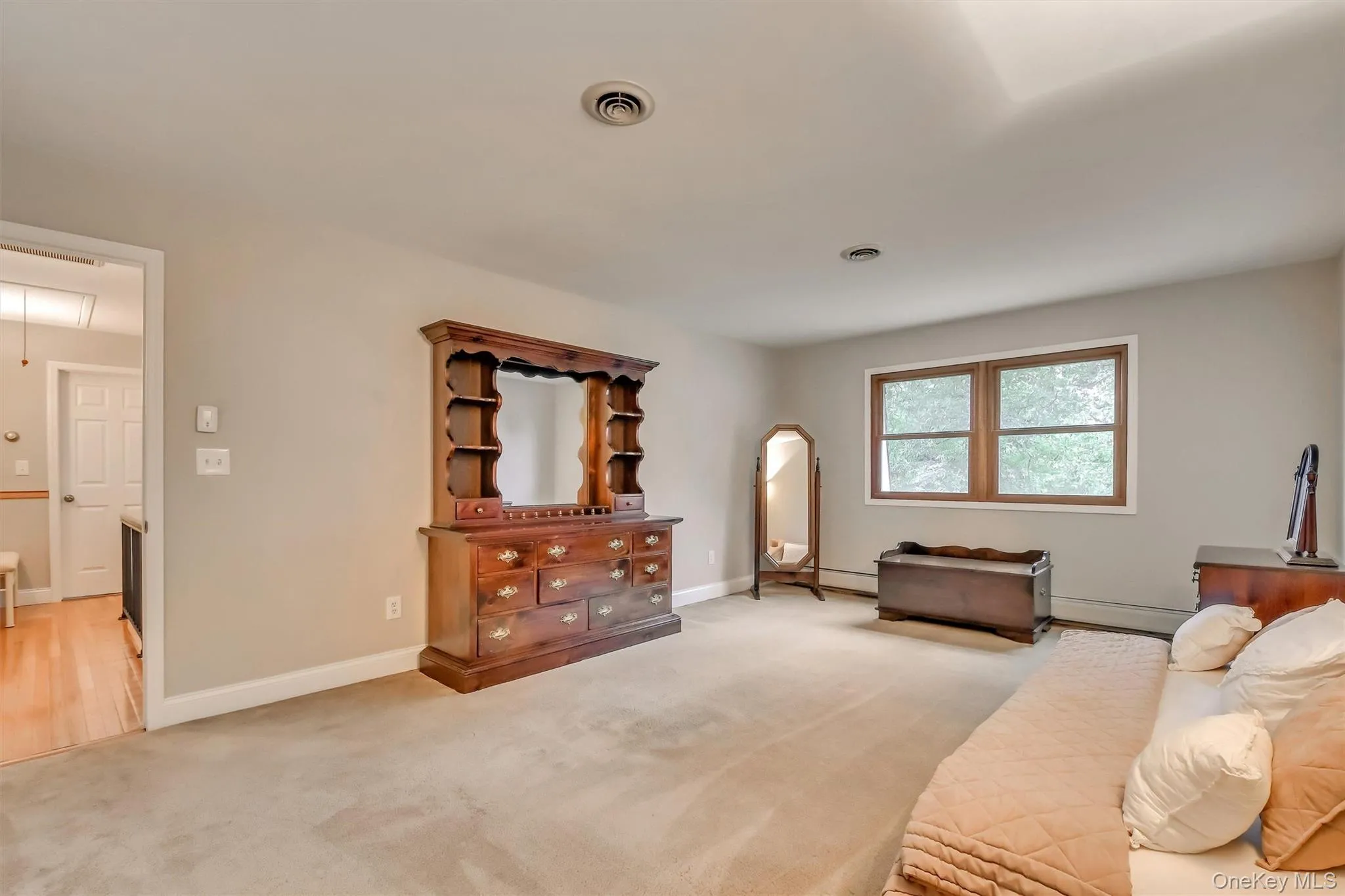 17 Esquire Road, Clarkstown, NY, 4 Bedrooms Bedrooms, 8 Rooms Rooms,2 BathroomsBathrooms,Residential Lease,For Rent,Esquire,0,1024412 17 Esquire Road, Clarkstown, NY, 4 Bedrooms Bedrooms, 8 Rooms Rooms,2 BathroomsBathrooms,Residential Lease,For Rent,Esquire,0,1024412