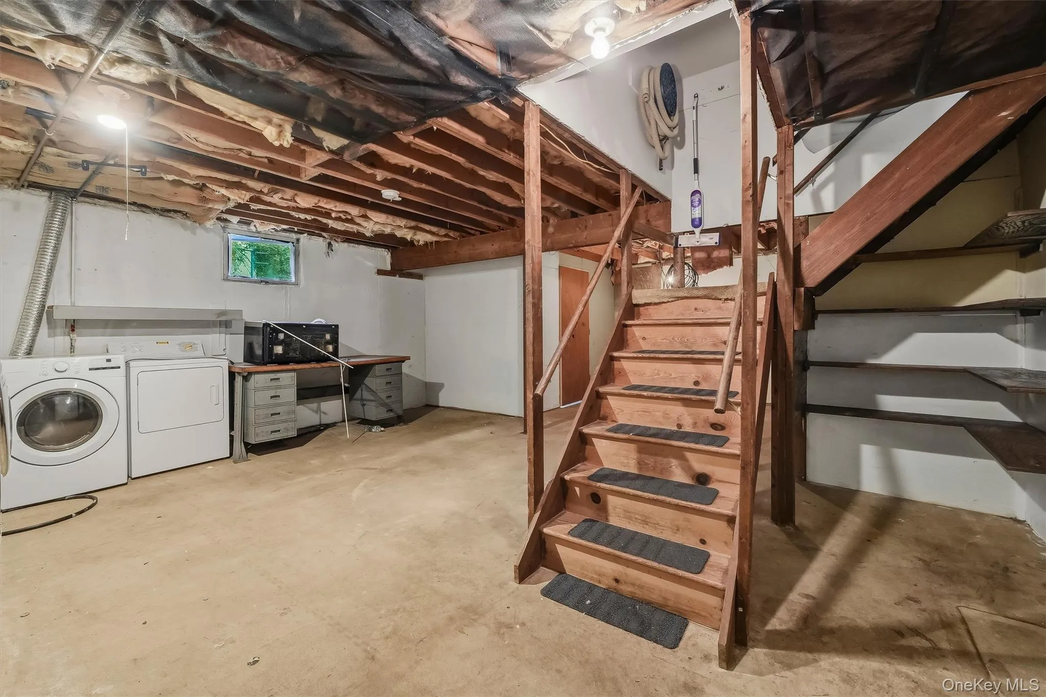 17 Esquire Road, Clarkstown, NY, 4 Bedrooms Bedrooms, 8 Rooms Rooms,2 BathroomsBathrooms,Residential Lease,For Rent,Esquire,0,1024412 17 Esquire Road, Clarkstown, NY, 4 Bedrooms Bedrooms, 8 Rooms Rooms,2 BathroomsBathrooms,Residential Lease,For Rent,Esquire,0,1024412