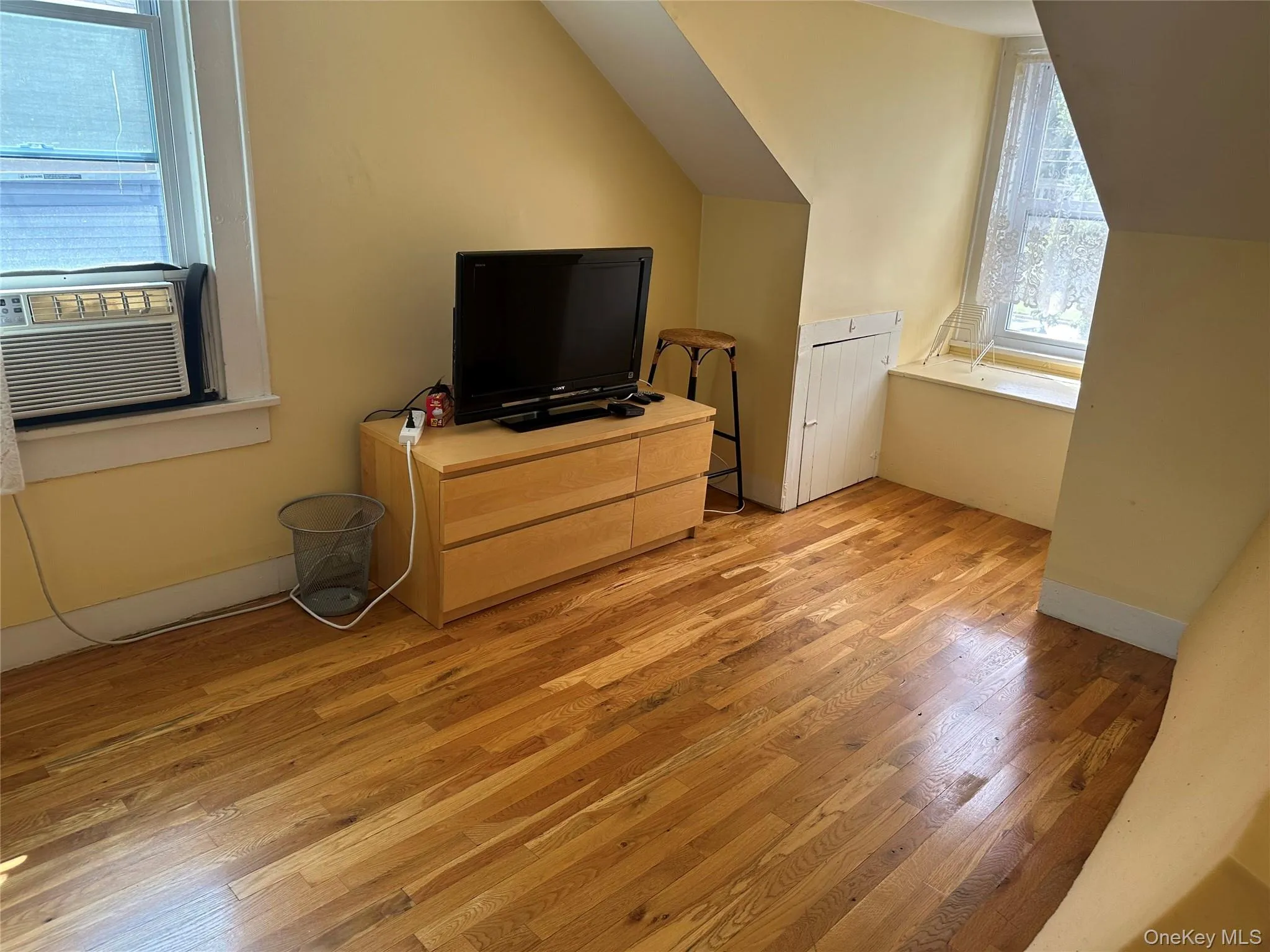 124 Murray Avenue, Goshen, NY, 3 Bedrooms Bedrooms, 8 Rooms Rooms,1 BathroomBathrooms,Residential Lease,For Rent,Murray,0,1024418 124 Murray Avenue, Goshen, NY, 3 Bedrooms Bedrooms, 8 Rooms Rooms,1 BathroomBathrooms,Residential Lease,For Rent,Murray,0,1024418