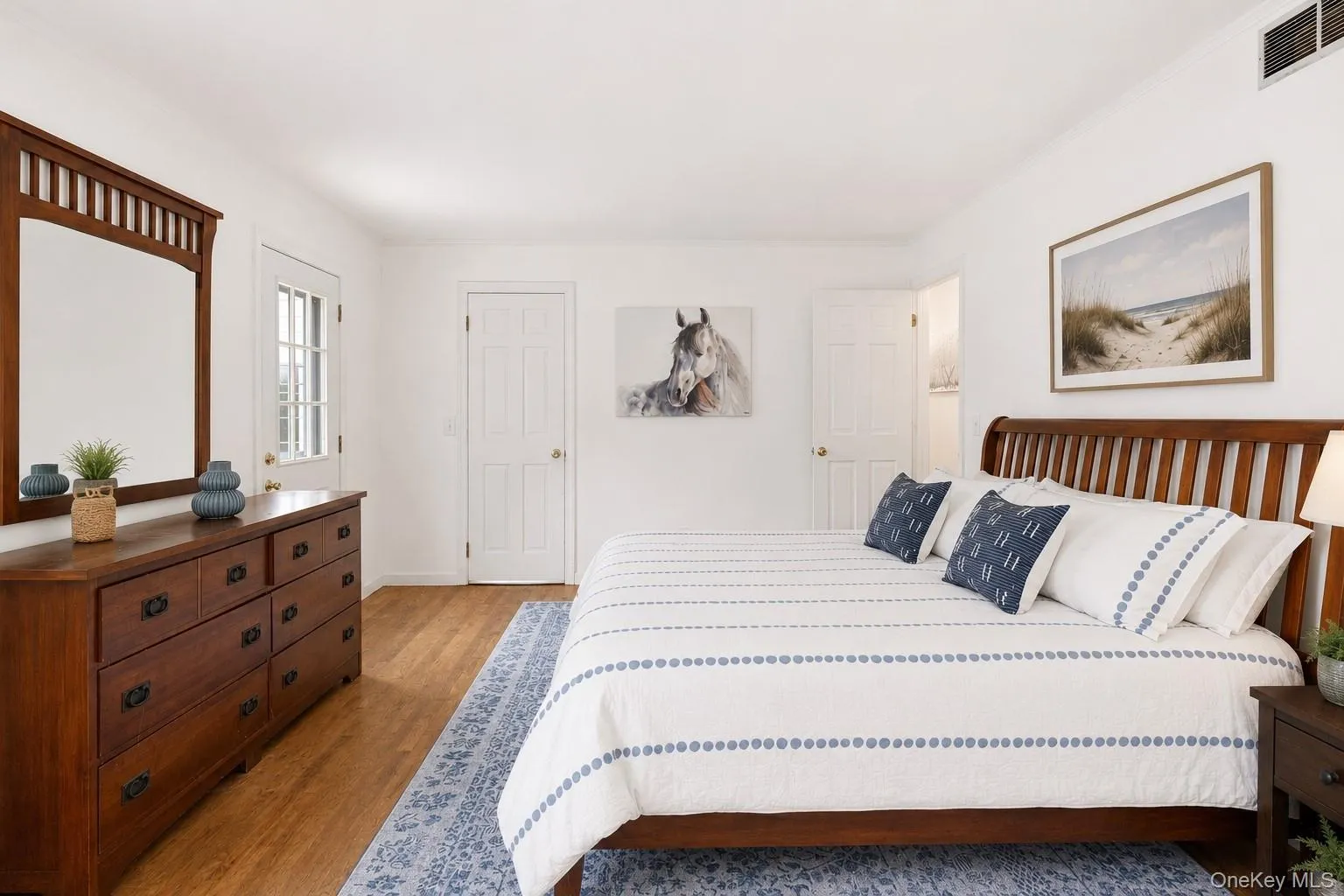 A bright a spacious primary ensuite with abundant natural light, generous proportions and peaceful views. A bright a spacious primary ensuite with abundant natural light, generous proportions and peaceful views.