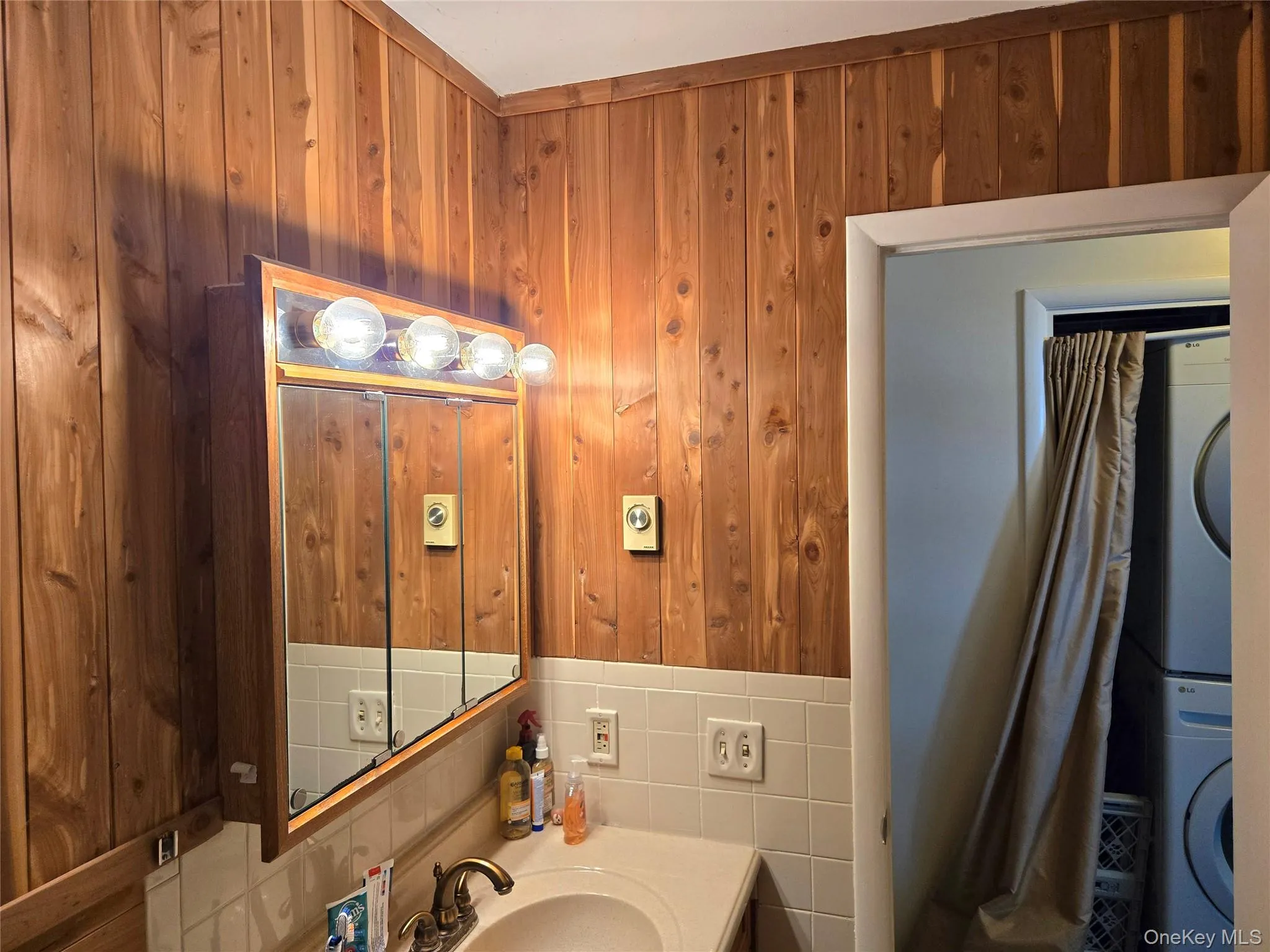 9 Creekview Court, Wappinger, NY, 2 Bedrooms Bedrooms, 4 Rooms Rooms,1 BathroomBathrooms,Residential,For Rent,Creekview,0,1024434 9 Creekview Court, Wappinger, NY, 2 Bedrooms Bedrooms, 4 Rooms Rooms,1 BathroomBathrooms,Residential,For Rent,Creekview,0,1024434