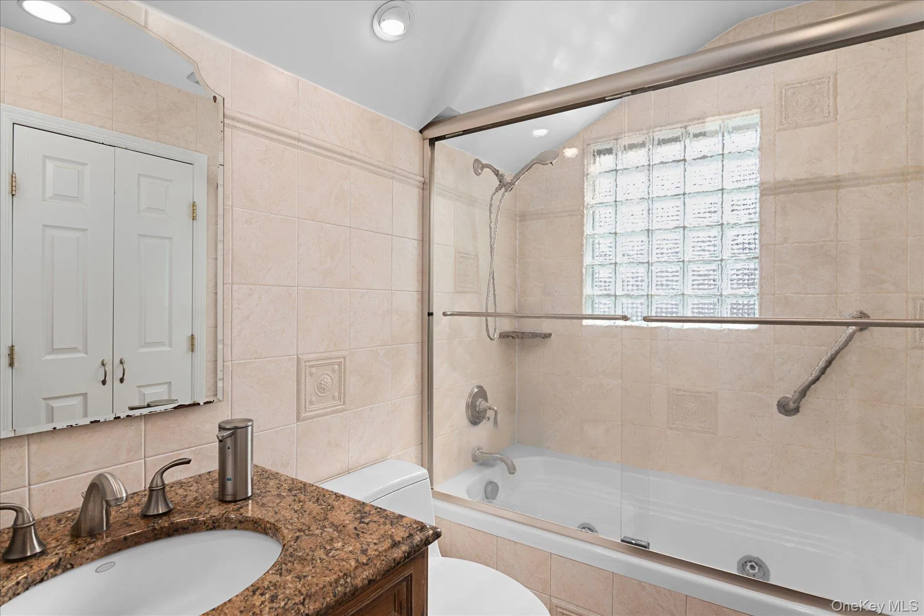 4 Jerold Street, Oyster Bay, NY, 3 Bedrooms Bedrooms, 8 Rooms Rooms,2 BathroomsBathrooms,Residential,For Rent,Jerold,0,1024441 4 Jerold Street, Oyster Bay, NY, 3 Bedrooms Bedrooms, 8 Rooms Rooms,2 BathroomsBathrooms,Residential,For Rent,Jerold,0,1024441