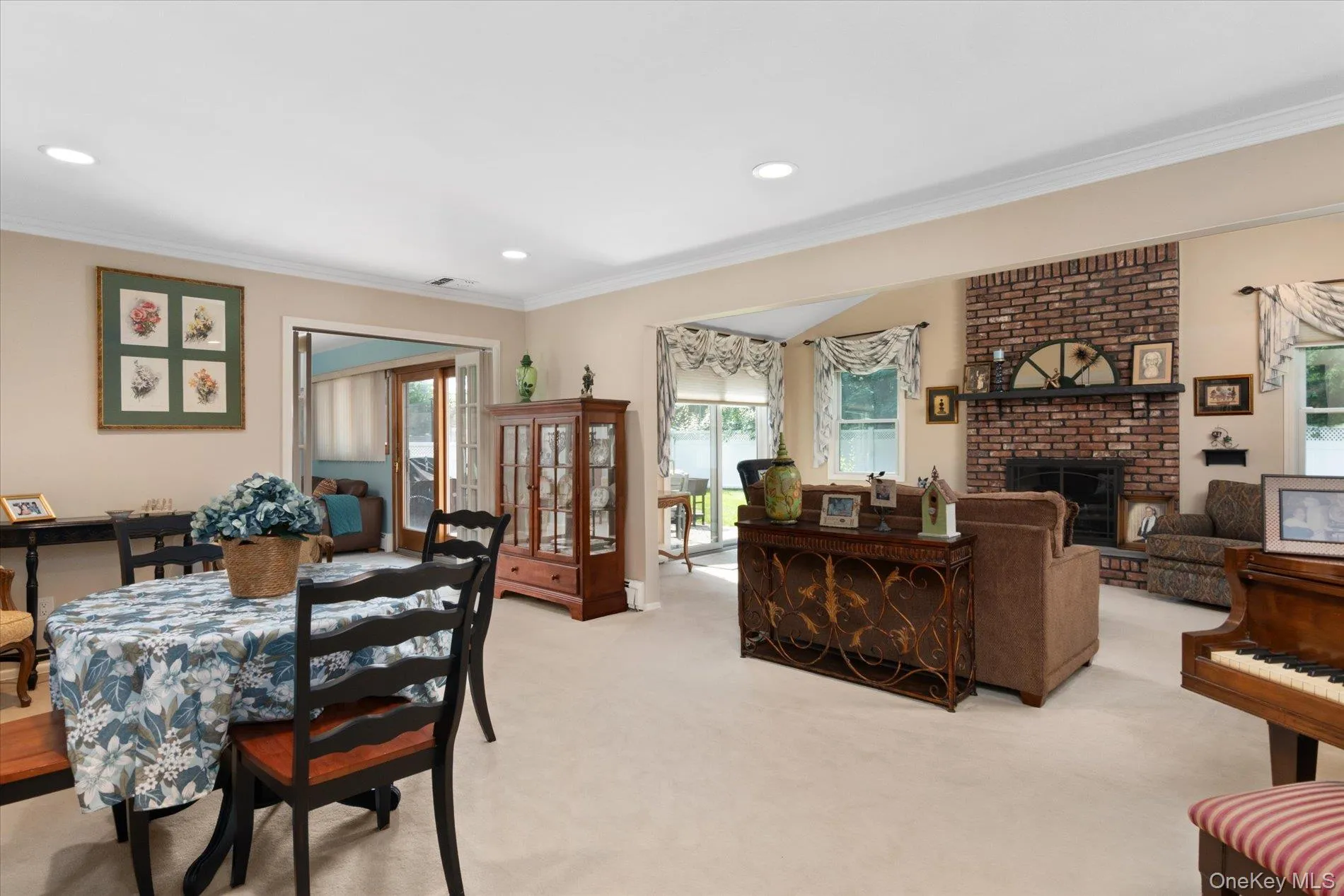4 Jerold Street, Oyster Bay, NY, 3 Bedrooms Bedrooms, 8 Rooms Rooms,2 BathroomsBathrooms,Residential,For Rent,Jerold,0,1024441 4 Jerold Street, Oyster Bay, NY, 3 Bedrooms Bedrooms, 8 Rooms Rooms,2 BathroomsBathrooms,Residential,For Rent,Jerold,0,1024441