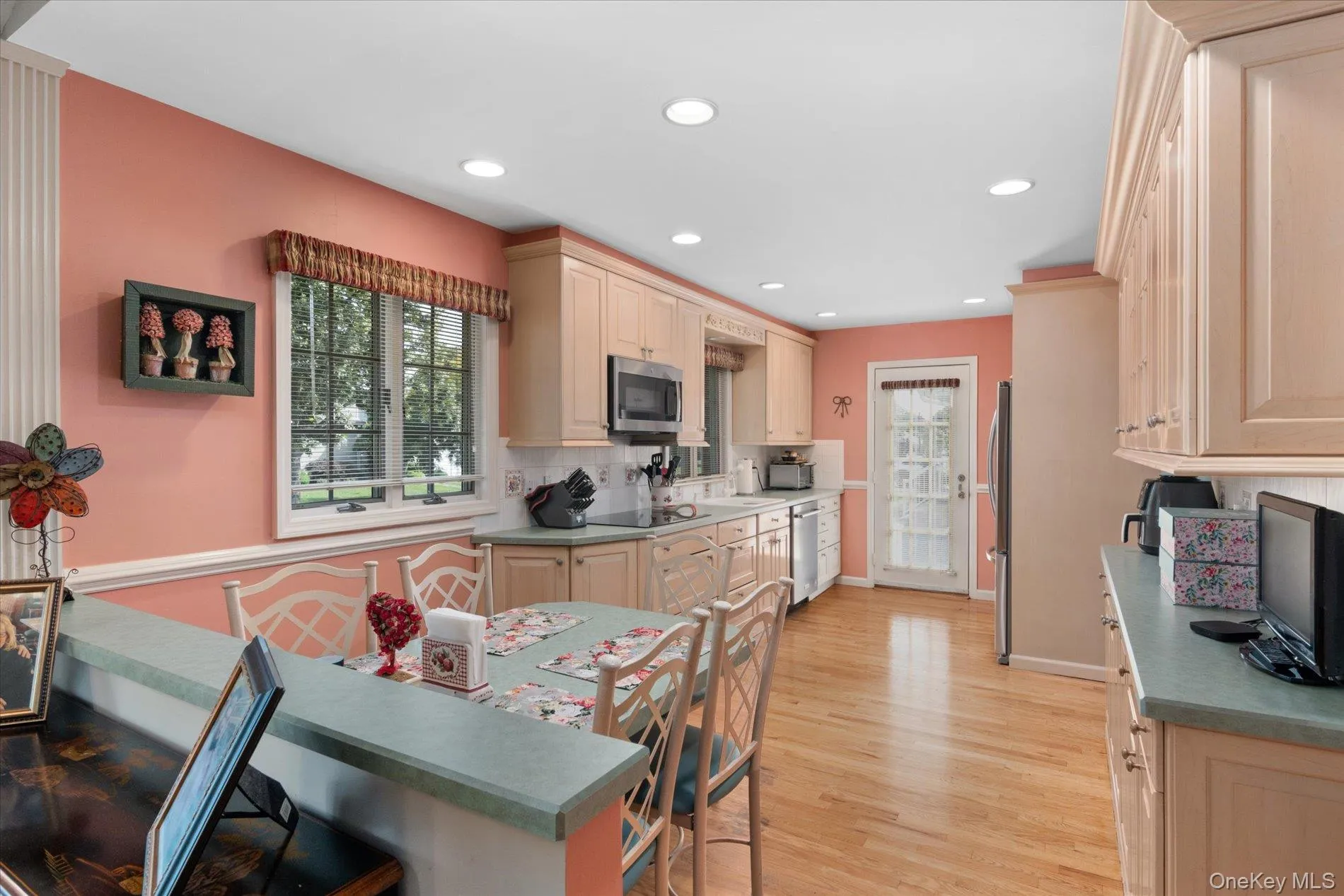 4 Jerold Street, Oyster Bay, NY, 3 Bedrooms Bedrooms, 8 Rooms Rooms,2 BathroomsBathrooms,Residential,For Rent,Jerold,0,1024441 4 Jerold Street, Oyster Bay, NY, 3 Bedrooms Bedrooms, 8 Rooms Rooms,2 BathroomsBathrooms,Residential,For Rent,Jerold,0,1024441