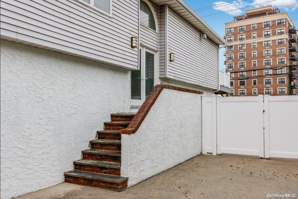 44 Penn Street, Long Beach, NY, 4 Bedrooms Bedrooms, 10 Rooms Rooms,3 BathroomsBathrooms,Residential Lease,For Rent,Penn,0,1024448 44 Penn Street, Long Beach, NY, 4 Bedrooms Bedrooms, 10 Rooms Rooms,3 BathroomsBathrooms,Residential Lease,For Rent,Penn,0,1024448
