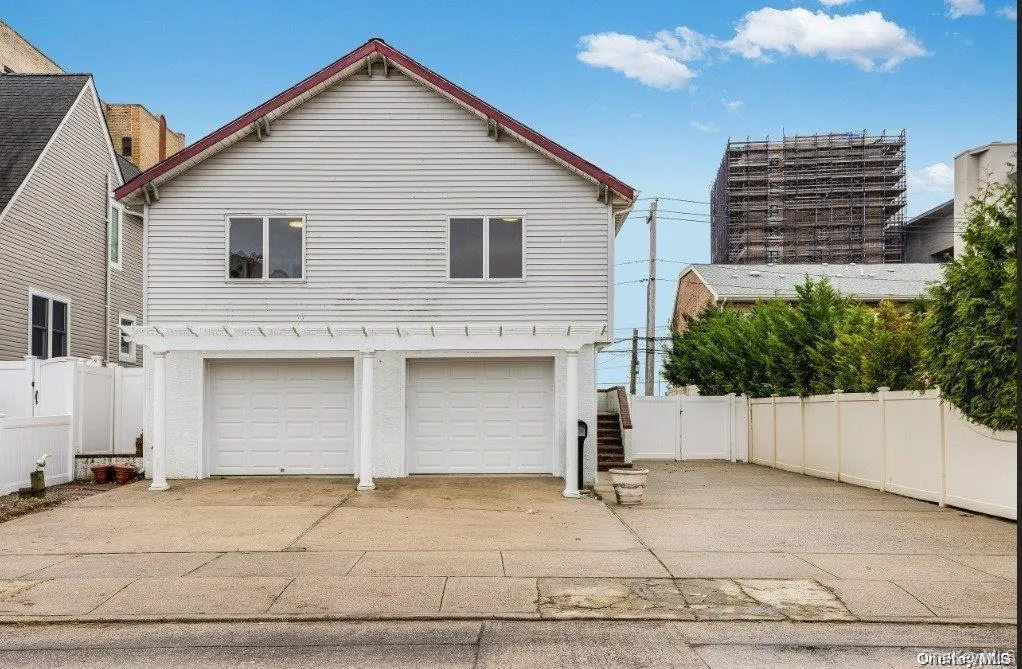 44 Penn Street, Long Beach, NY, 4 Bedrooms Bedrooms, 10 Rooms Rooms,3 BathroomsBathrooms,Residential Lease,For Rent,Penn,0,1024448 44 Penn Street, Long Beach, NY, 4 Bedrooms Bedrooms, 10 Rooms Rooms,3 BathroomsBathrooms,Residential Lease,For Rent,Penn,0,1024448