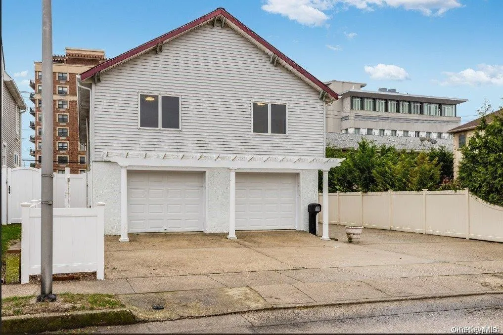 44 Penn Street, Long Beach, NY, 4 Bedrooms Bedrooms, 10 Rooms Rooms,3 BathroomsBathrooms,Residential Lease,For Rent,Penn,0,1024448 44 Penn Street, Long Beach, NY, 4 Bedrooms Bedrooms, 10 Rooms Rooms,3 BathroomsBathrooms,Residential Lease,For Rent,Penn,0,1024448