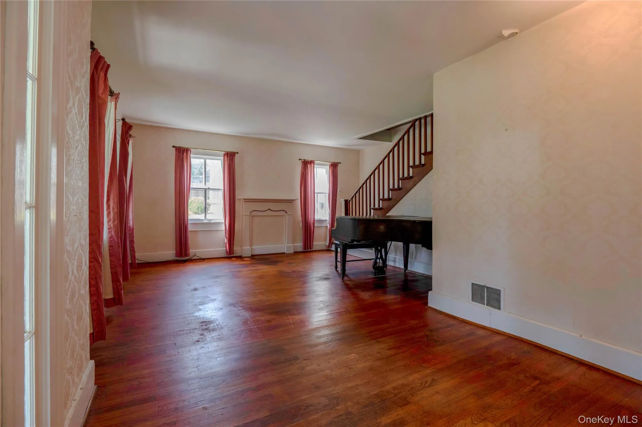 1402 Albany Avenue, Kinderhook, NY, 3 Bedrooms Bedrooms, 6 Rooms Rooms,2 BathroomsBathrooms,Residential,For Rent,Albany,0,1024450 1402 Albany Avenue, Kinderhook, NY, 3 Bedrooms Bedrooms, 6 Rooms Rooms,2 BathroomsBathrooms,Residential,For Rent,Albany,0,1024450