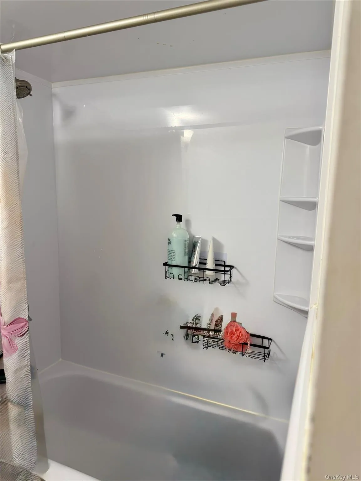 131 Ethel Street, Hempstead, NY, 4 Bedrooms Bedrooms, 9 Rooms Rooms,2 BathroomsBathrooms,Residential,For Rent,Ethel,0,1024451 131 Ethel Street, Hempstead, NY, 4 Bedrooms Bedrooms, 9 Rooms Rooms,2 BathroomsBathrooms,Residential,For Rent,Ethel,0,1024451