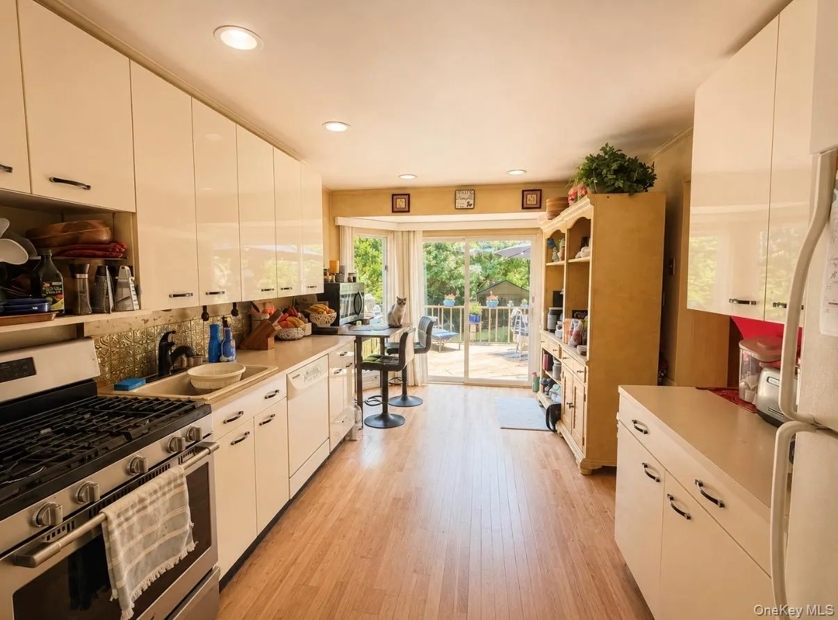 83 Bud Lane, Hempstead, NY, 3 Bedrooms Bedrooms, 7 Rooms Rooms,3 BathroomsBathrooms,Residential,For Rent,Bud,0,1024454 83 Bud Lane, Hempstead, NY, 3 Bedrooms Bedrooms, 7 Rooms Rooms,3 BathroomsBathrooms,Residential,For Rent,Bud,0,1024454