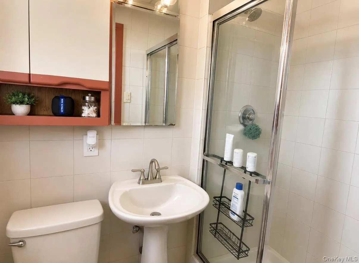 83 Bud Lane, Hempstead, NY, 3 Bedrooms Bedrooms, 7 Rooms Rooms,3 BathroomsBathrooms,Residential,For Rent,Bud,0,1024454 83 Bud Lane, Hempstead, NY, 3 Bedrooms Bedrooms, 7 Rooms Rooms,3 BathroomsBathrooms,Residential,For Rent,Bud,0,1024454