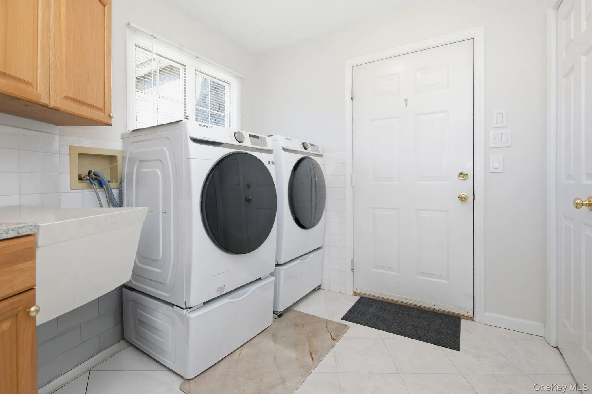 15 Ellis Drive, White Plains, NY, 4 Bedrooms Bedrooms, 8 Rooms Rooms,3 BathroomsBathrooms,Residential,For Rent,Ellis,0,1024457 15 Ellis Drive, White Plains, NY, 4 Bedrooms Bedrooms, 8 Rooms Rooms,3 BathroomsBathrooms,Residential,For Rent,Ellis,0,1024457
