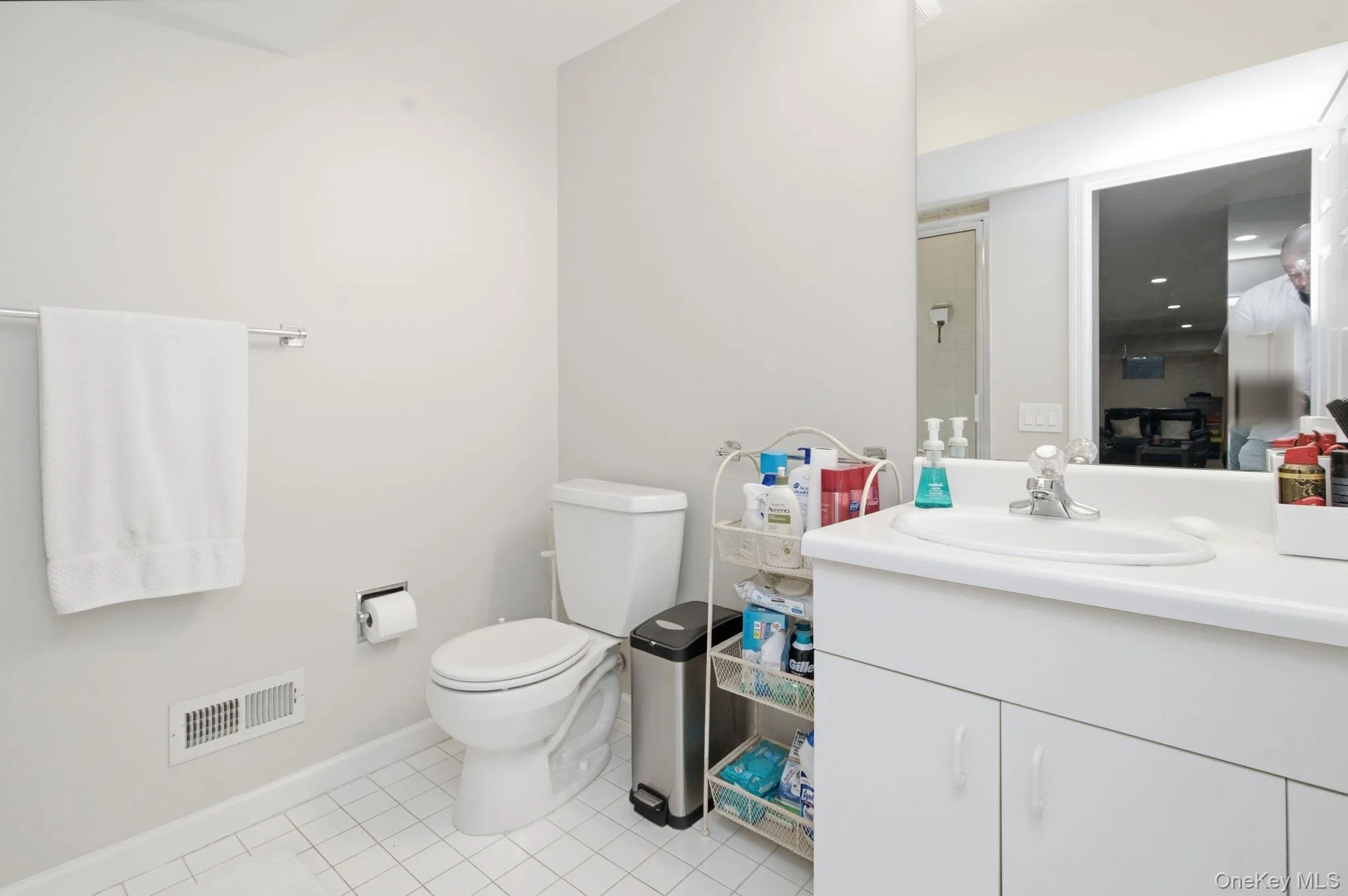 15 Ellis Drive, White Plains, NY, 4 Bedrooms Bedrooms, 8 Rooms Rooms,3 BathroomsBathrooms,Residential,For Rent,Ellis,0,1024457 15 Ellis Drive, White Plains, NY, 4 Bedrooms Bedrooms, 8 Rooms Rooms,3 BathroomsBathrooms,Residential,For Rent,Ellis,0,1024457