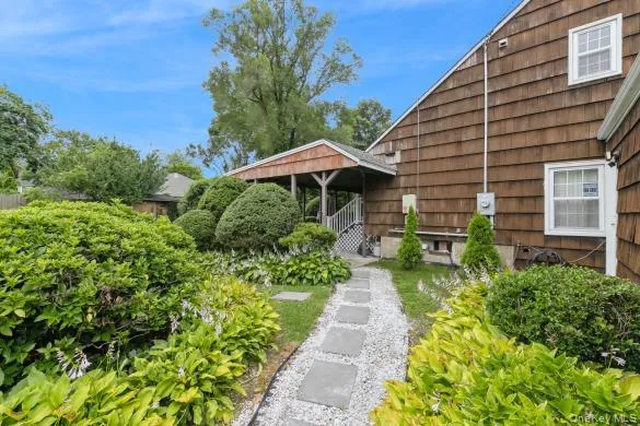 186 Oakwood Road, Huntington, NY, 3 Bedrooms Bedrooms, 7 Rooms Rooms,2 BathroomsBathrooms,Residential,For Rent,Oakwood,0,1024458 186 Oakwood Road, Huntington, NY, 3 Bedrooms Bedrooms, 7 Rooms Rooms,2 BathroomsBathrooms,Residential,For Rent,Oakwood,0,1024458