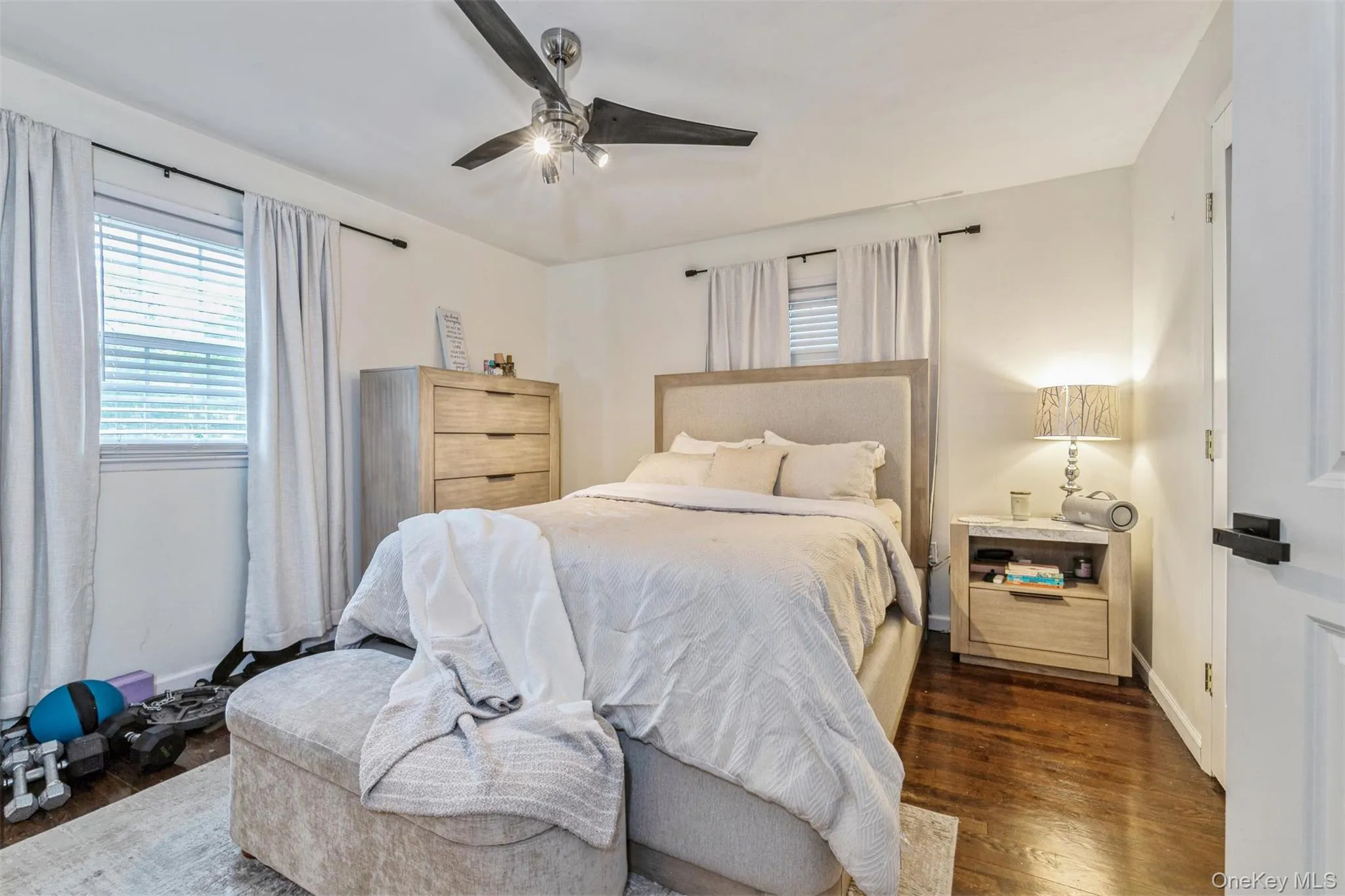 186 Oakwood Road, Huntington, NY, 3 Bedrooms Bedrooms, 7 Rooms Rooms,2 BathroomsBathrooms,Residential,For Rent,Oakwood,0,1024458 186 Oakwood Road, Huntington, NY, 3 Bedrooms Bedrooms, 7 Rooms Rooms,2 BathroomsBathrooms,Residential,For Rent,Oakwood,0,1024458