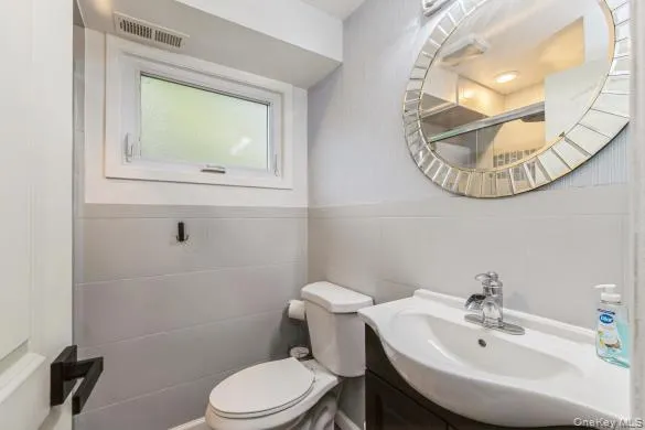 186 Oakwood Road, Huntington, NY, 3 Bedrooms Bedrooms, 7 Rooms Rooms,2 BathroomsBathrooms,Residential,For Rent,Oakwood,0,1024458 186 Oakwood Road, Huntington, NY, 3 Bedrooms Bedrooms, 7 Rooms Rooms,2 BathroomsBathrooms,Residential,For Rent,Oakwood,0,1024458
