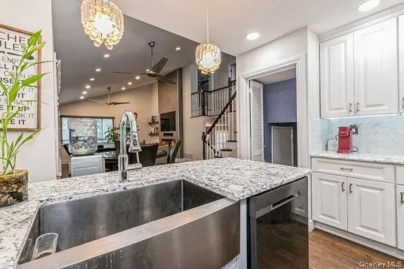 186 Oakwood Road, Huntington, NY, 3 Bedrooms Bedrooms, 7 Rooms Rooms,2 BathroomsBathrooms,Residential,For Rent,Oakwood,0,1024458 186 Oakwood Road, Huntington, NY, 3 Bedrooms Bedrooms, 7 Rooms Rooms,2 BathroomsBathrooms,Residential,For Rent,Oakwood,0,1024458