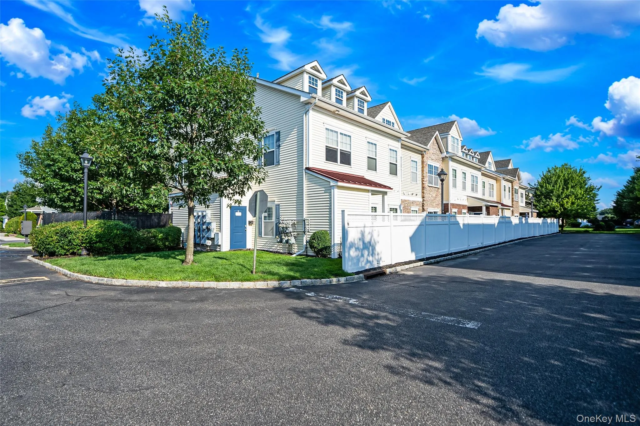 47 Barley Lane, Brookhaven, NY, 2 Bedrooms Bedrooms, 6 Rooms Rooms,2 BathroomsBathrooms,Residential,For Rent,Barley,0,1024468 47 Barley Lane, Brookhaven, NY, 2 Bedrooms Bedrooms, 6 Rooms Rooms,2 BathroomsBathrooms,Residential,For Rent,Barley,0,1024468