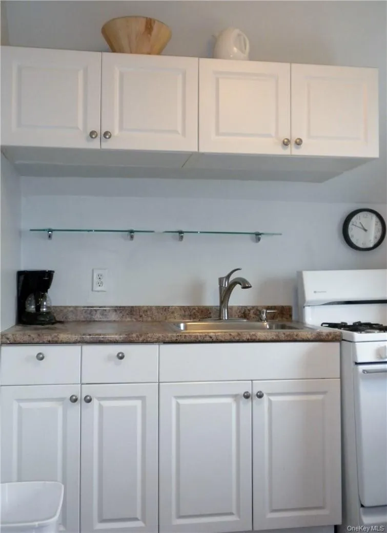 19 Main Street, Orangetown, NY, 1 Room Rooms,1 BathroomBathrooms,Residential Lease,For Rent,Main,0,1024475 19 Main Street, Orangetown, NY, 1 Room Rooms,1 BathroomBathrooms,Residential Lease,For Rent,Main,0,1024475
