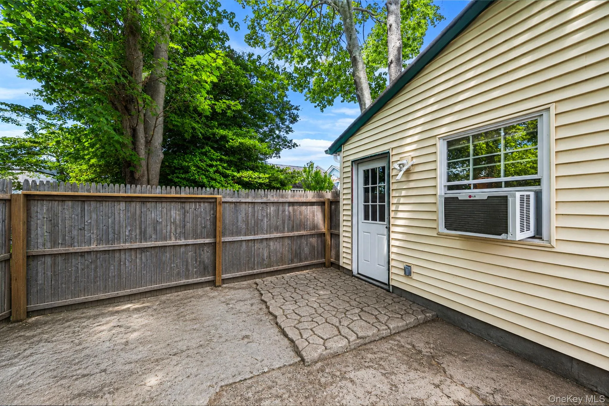 36 Rosalie Place, Brookhaven, NY, 2 Bedrooms Bedrooms, 4 Rooms Rooms,1 BathroomBathrooms,Residential,For Rent,Rosalie,0,1024480 36 Rosalie Place, Brookhaven, NY, 2 Bedrooms Bedrooms, 4 Rooms Rooms,1 BathroomBathrooms,Residential,For Rent,Rosalie,0,1024480