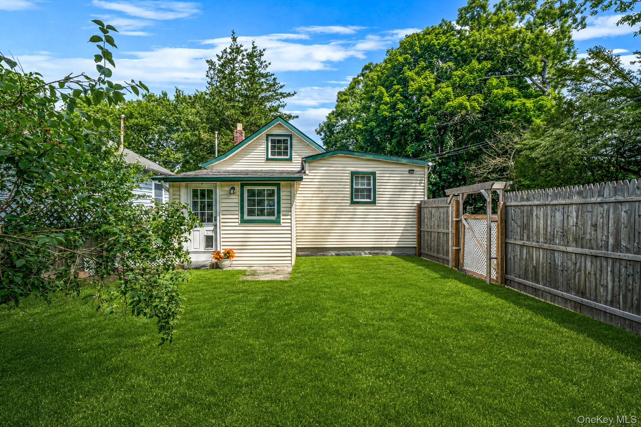 36 Rosalie Place, Brookhaven, NY, 2 Bedrooms Bedrooms, 4 Rooms Rooms,1 BathroomBathrooms,Residential,For Rent,Rosalie,0,1024480 36 Rosalie Place, Brookhaven, NY, 2 Bedrooms Bedrooms, 4 Rooms Rooms,1 BathroomBathrooms,Residential,For Rent,Rosalie,0,1024480