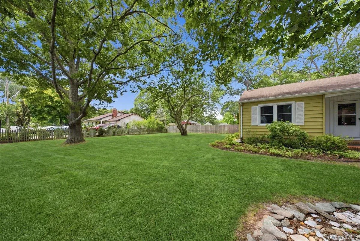10 Graham Road, Southampton, NY, 3 Bedrooms Bedrooms, 7 Rooms Rooms,1 BathroomBathrooms,Residential,For Rent,Graham,0,1024482 10 Graham Road, Southampton, NY, 3 Bedrooms Bedrooms, 7 Rooms Rooms,1 BathroomBathrooms,Residential,For Rent,Graham,0,1024482