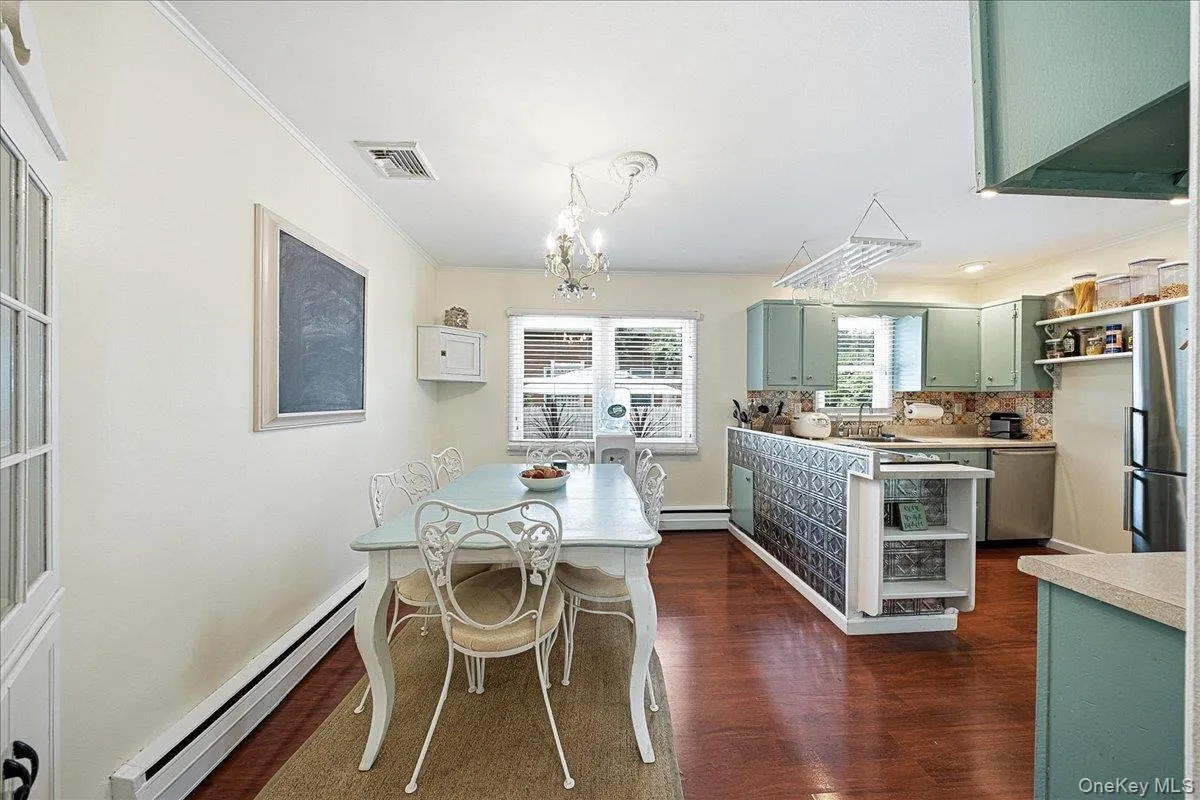 10 Graham Road, Southampton, NY, 3 Bedrooms Bedrooms, 7 Rooms Rooms,1 BathroomBathrooms,Residential,For Rent,Graham,0,1024482 10 Graham Road, Southampton, NY, 3 Bedrooms Bedrooms, 7 Rooms Rooms,1 BathroomBathrooms,Residential,For Rent,Graham,0,1024482