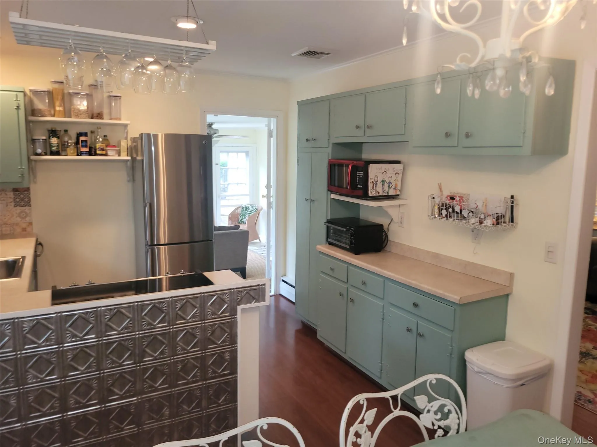 10 Graham Road, Southampton, NY, 3 Bedrooms Bedrooms, 7 Rooms Rooms,1 BathroomBathrooms,Residential,For Rent,Graham,0,1024482 10 Graham Road, Southampton, NY, 3 Bedrooms Bedrooms, 7 Rooms Rooms,1 BathroomBathrooms,Residential,For Rent,Graham,0,1024482