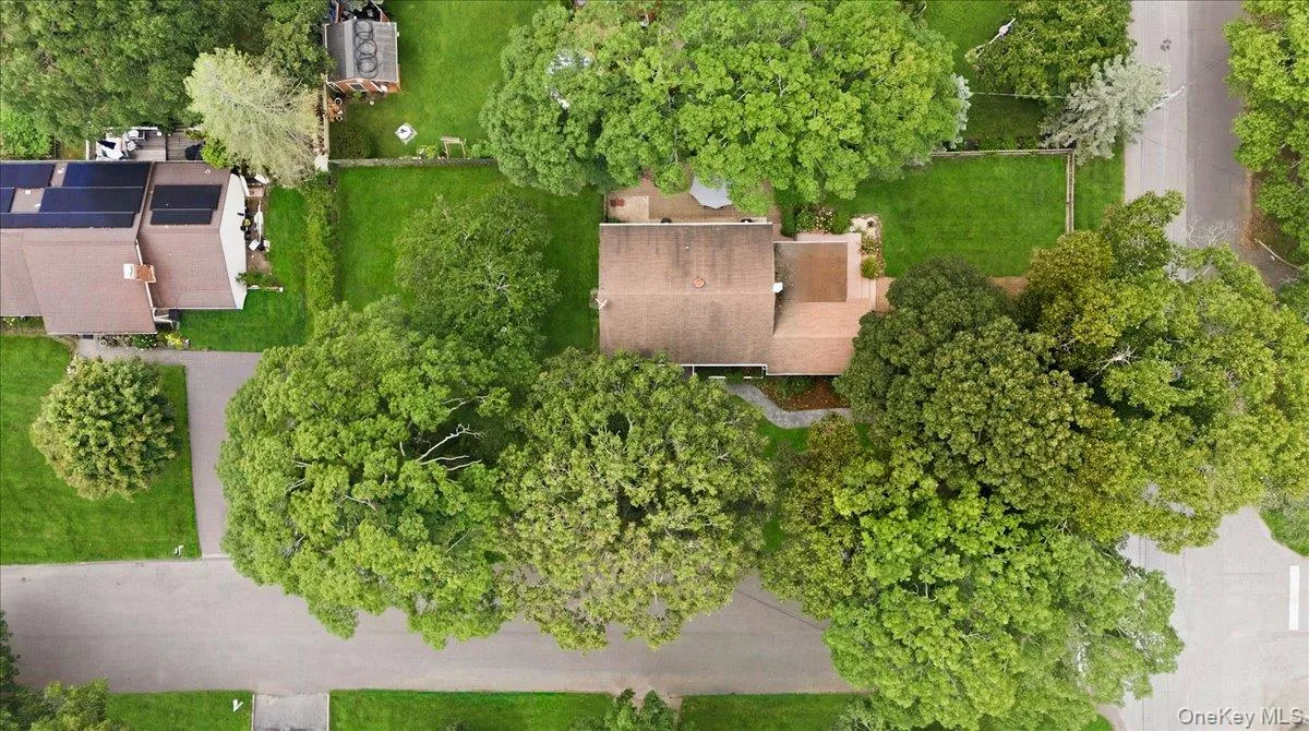 10 Graham Road, Southampton, NY, 3 Bedrooms Bedrooms, 7 Rooms Rooms,1 BathroomBathrooms,Residential,For Rent,Graham,0,1024482 10 Graham Road, Southampton, NY, 3 Bedrooms Bedrooms, 7 Rooms Rooms,1 BathroomBathrooms,Residential,For Rent,Graham,0,1024482