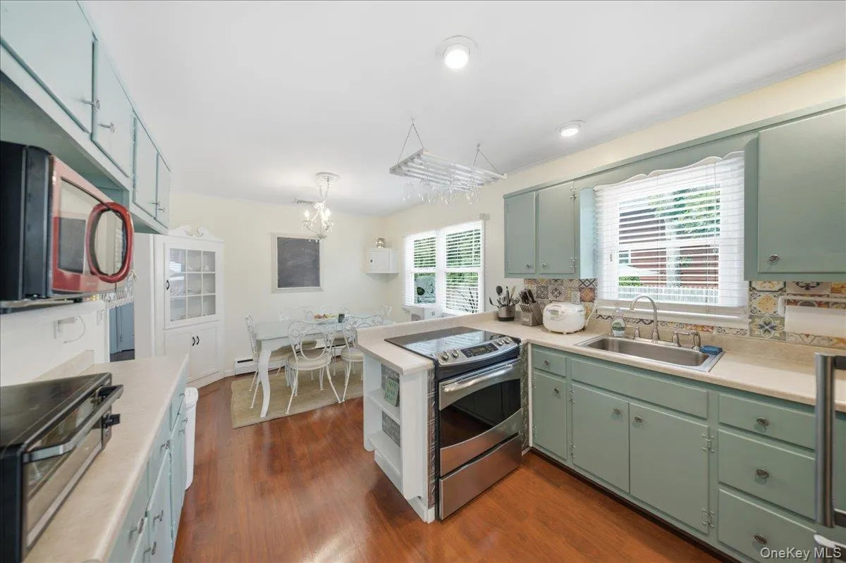 10 Graham Road, Southampton, NY, 3 Bedrooms Bedrooms, 7 Rooms Rooms,1 BathroomBathrooms,Residential,For Rent,Graham,0,1024482 10 Graham Road, Southampton, NY, 3 Bedrooms Bedrooms, 7 Rooms Rooms,1 BathroomBathrooms,Residential,For Rent,Graham,0,1024482