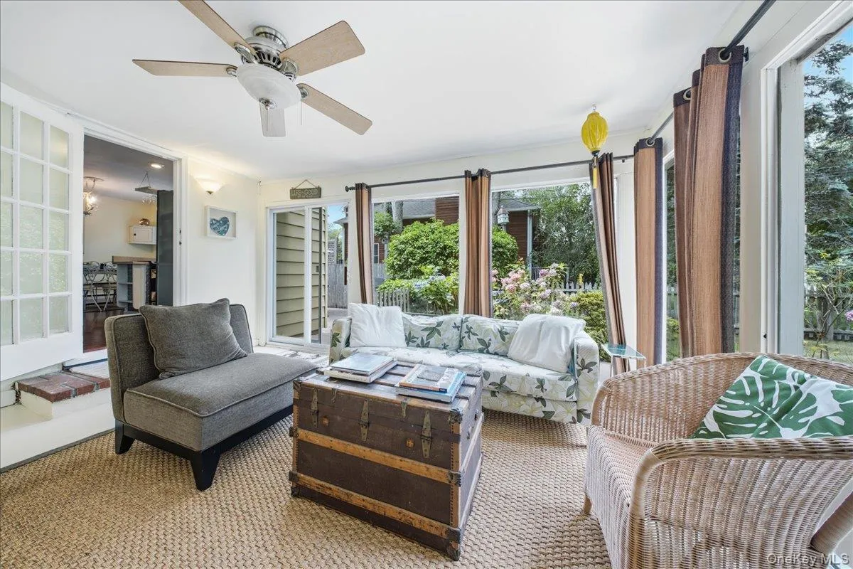10 Graham Road, Southampton, NY, 3 Bedrooms Bedrooms, 7 Rooms Rooms,1 BathroomBathrooms,Residential,For Rent,Graham,0,1024482 10 Graham Road, Southampton, NY, 3 Bedrooms Bedrooms, 7 Rooms Rooms,1 BathroomBathrooms,Residential,For Rent,Graham,0,1024482