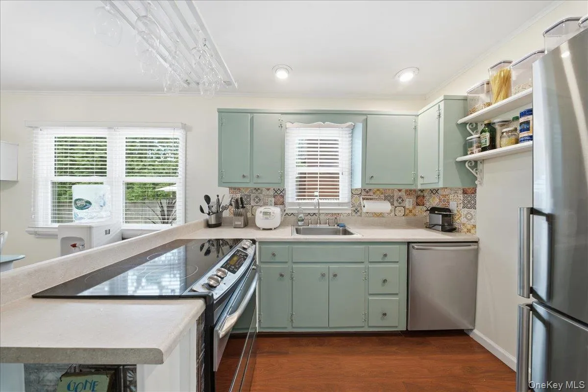 10 Graham Road, Southampton, NY, 3 Bedrooms Bedrooms, 7 Rooms Rooms,1 BathroomBathrooms,Residential,For Rent,Graham,0,1024482 10 Graham Road, Southampton, NY, 3 Bedrooms Bedrooms, 7 Rooms Rooms,1 BathroomBathrooms,Residential,For Rent,Graham,0,1024482