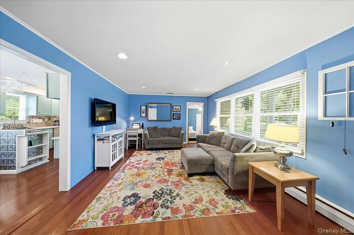 10 Graham Road, Southampton, NY, 3 Bedrooms Bedrooms, 7 Rooms Rooms,1 BathroomBathrooms,Residential,For Rent,Graham,0,1024482 10 Graham Road, Southampton, NY, 3 Bedrooms Bedrooms, 7 Rooms Rooms,1 BathroomBathrooms,Residential,For Rent,Graham,0,1024482
