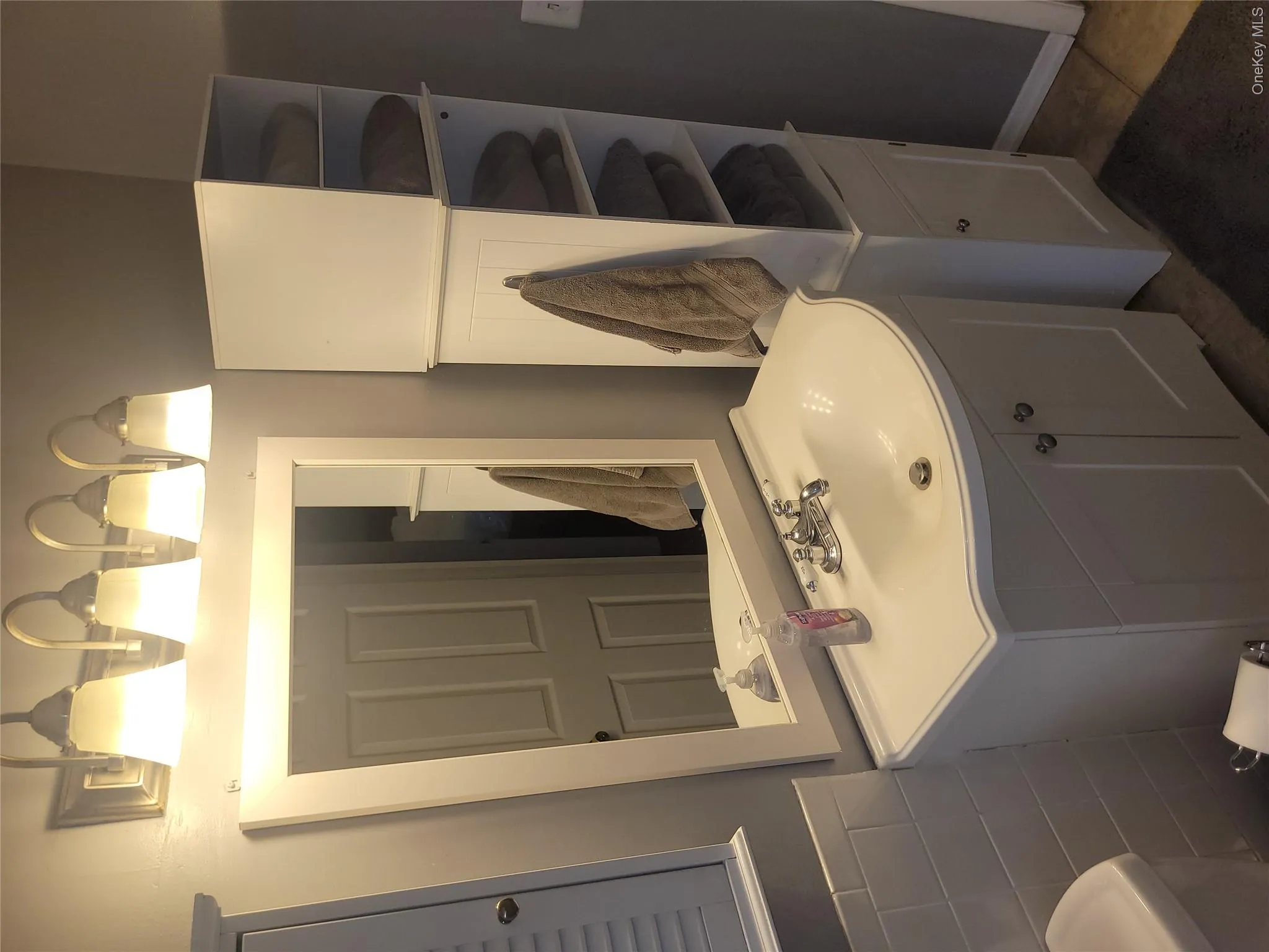 10 Graham Road, Southampton, NY, 3 Bedrooms Bedrooms, 7 Rooms Rooms,1 BathroomBathrooms,Residential,For Rent,Graham,0,1024482 10 Graham Road, Southampton, NY, 3 Bedrooms Bedrooms, 7 Rooms Rooms,1 BathroomBathrooms,Residential,For Rent,Graham,0,1024482