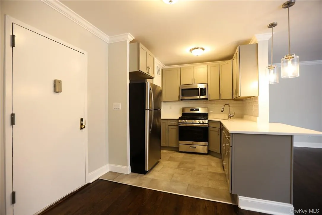 140 Hartsdale Avenue, Greenburgh, NY, 1 Bedroom Bedrooms, 3 Rooms Rooms,1 BathroomBathrooms,Residential Lease,For Rent,Hartsdale,0,1024485 140 Hartsdale Avenue, Greenburgh, NY, 1 Bedroom Bedrooms, 3 Rooms Rooms,1 BathroomBathrooms,Residential Lease,For Rent,Hartsdale,0,1024485