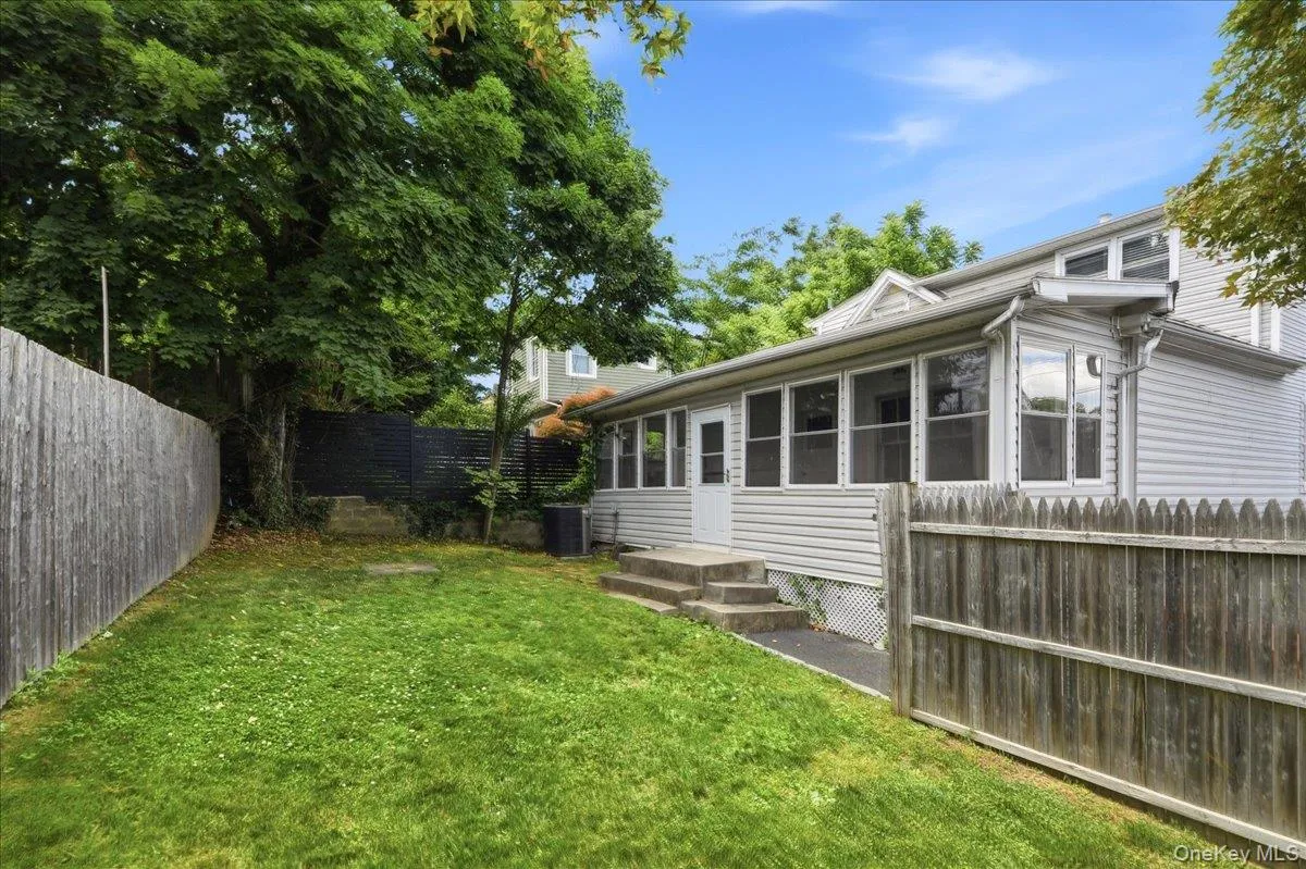 86 Maple Street, Greenburgh, NY, 4 Bedrooms Bedrooms, 8 Rooms Rooms,2 BathroomsBathrooms,Residential,For Rent,Maple,0,1024486 86 Maple Street, Greenburgh, NY, 4 Bedrooms Bedrooms, 8 Rooms Rooms,2 BathroomsBathrooms,Residential,For Rent,Maple,0,1024486