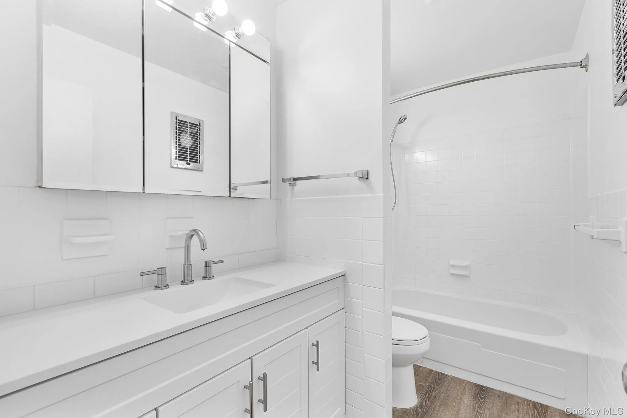408 Carpenter Avenue, Newburgh (city), NY, 3 Bedrooms Bedrooms, 5 Rooms Rooms,2 BathroomsBathrooms,Residential,For Rent,Carpenter,0,1024487 408 Carpenter Avenue, Newburgh (city), NY, 3 Bedrooms Bedrooms, 5 Rooms Rooms,2 BathroomsBathrooms,Residential,For Rent,Carpenter,0,1024487