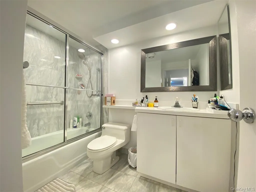 10 Canterbury Road, North Hempstead, NY, 2 Bedrooms Bedrooms, 6 Rooms Rooms,2 BathroomsBathrooms,Residential Lease,For Rent,Canterbury,0,1024489 10 Canterbury Road, North Hempstead, NY, 2 Bedrooms Bedrooms, 6 Rooms Rooms,2 BathroomsBathrooms,Residential Lease,For Rent,Canterbury,0,1024489