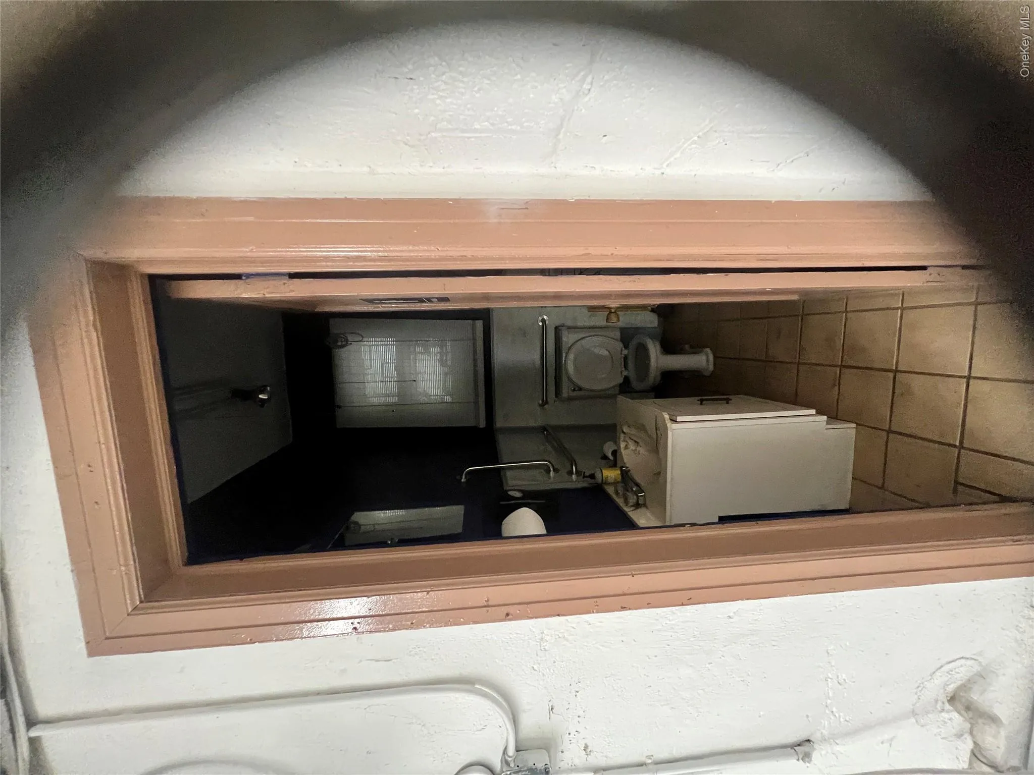 1st Bathroom. 1st Bathroom.