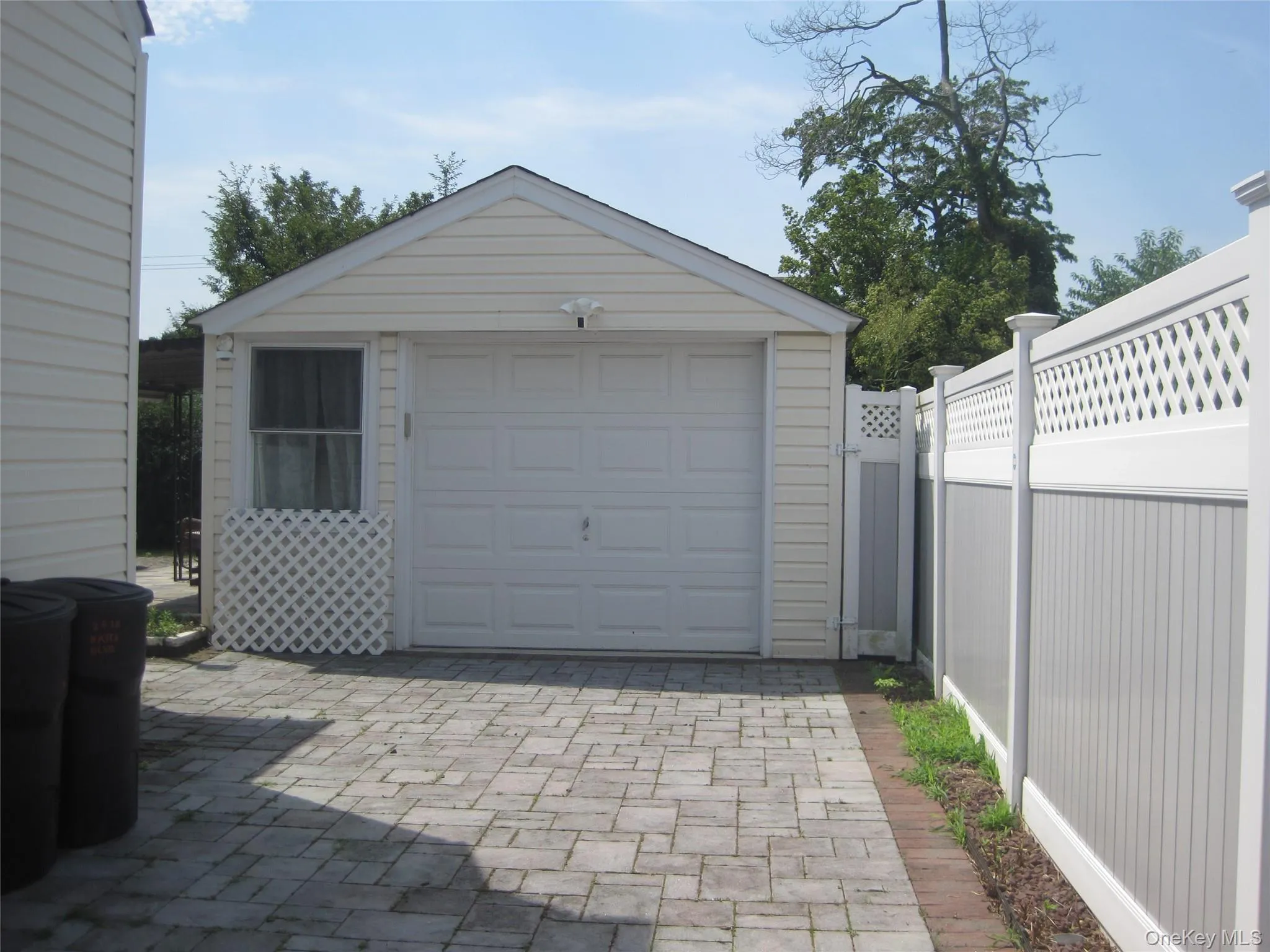 1.5 Garage With Entry Code 1.5 Garage With Entry Code
