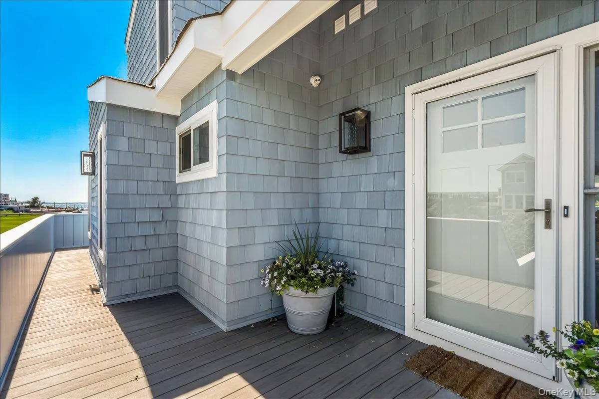 556 Dune Road, Southampton, NY, 4 Bedrooms Bedrooms, 14 Rooms Rooms,3 BathroomsBathrooms,Residential,For Rent,Dune,0,1024503 556 Dune Road, Southampton, NY, 4 Bedrooms Bedrooms, 14 Rooms Rooms,3 BathroomsBathrooms,Residential,For Rent,Dune,0,1024503