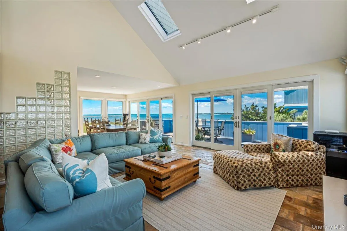 556 Dune Road, Southampton, NY, 4 Bedrooms Bedrooms, 14 Rooms Rooms,3 BathroomsBathrooms,Residential,For Rent,Dune,0,1024503 556 Dune Road, Southampton, NY, 4 Bedrooms Bedrooms, 14 Rooms Rooms,3 BathroomsBathrooms,Residential,For Rent,Dune,0,1024503